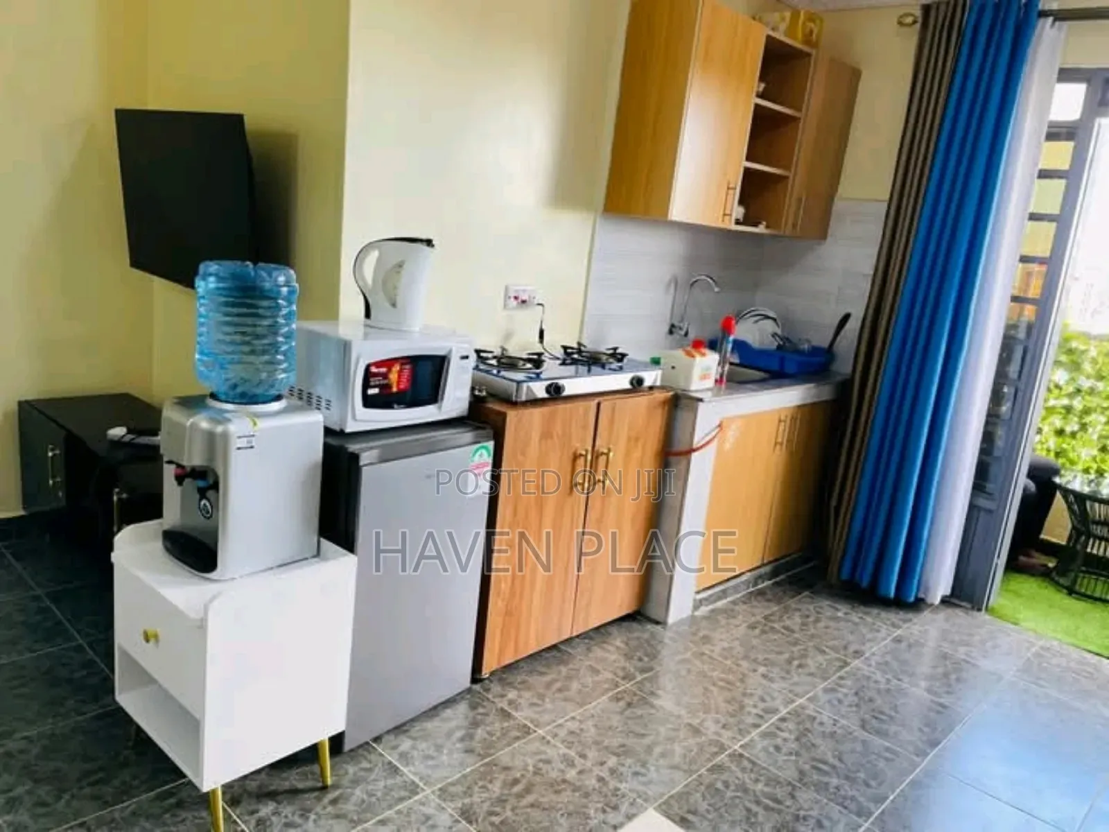 Airbnb Eastern Bypass Kamakis, Crown Z Towers, Opposite Quickmart