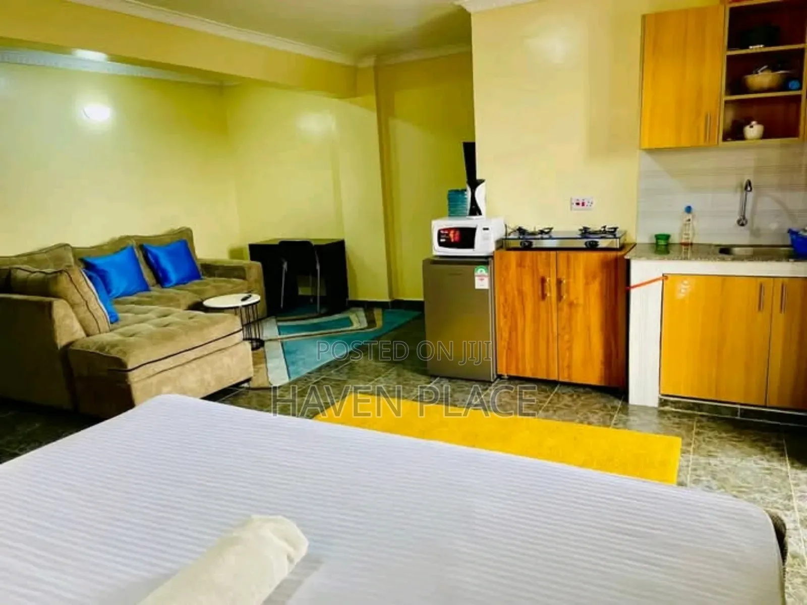 Airbnb Eastern Bypass Kamakis, Crown Z Towers, Opposite Quickmart