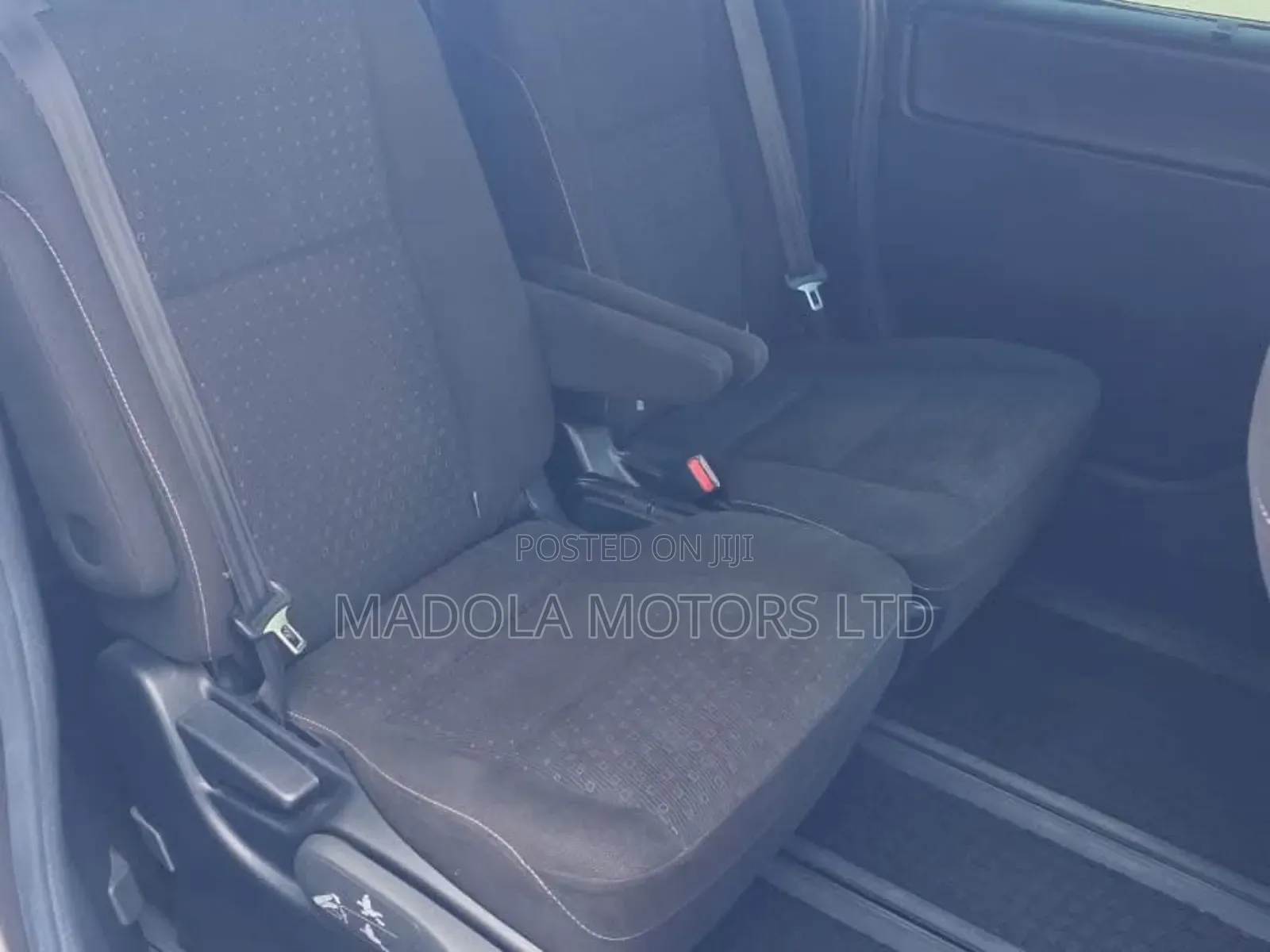 Toyota Noah 2.0 AWD (7 Seater) 2019 Gray