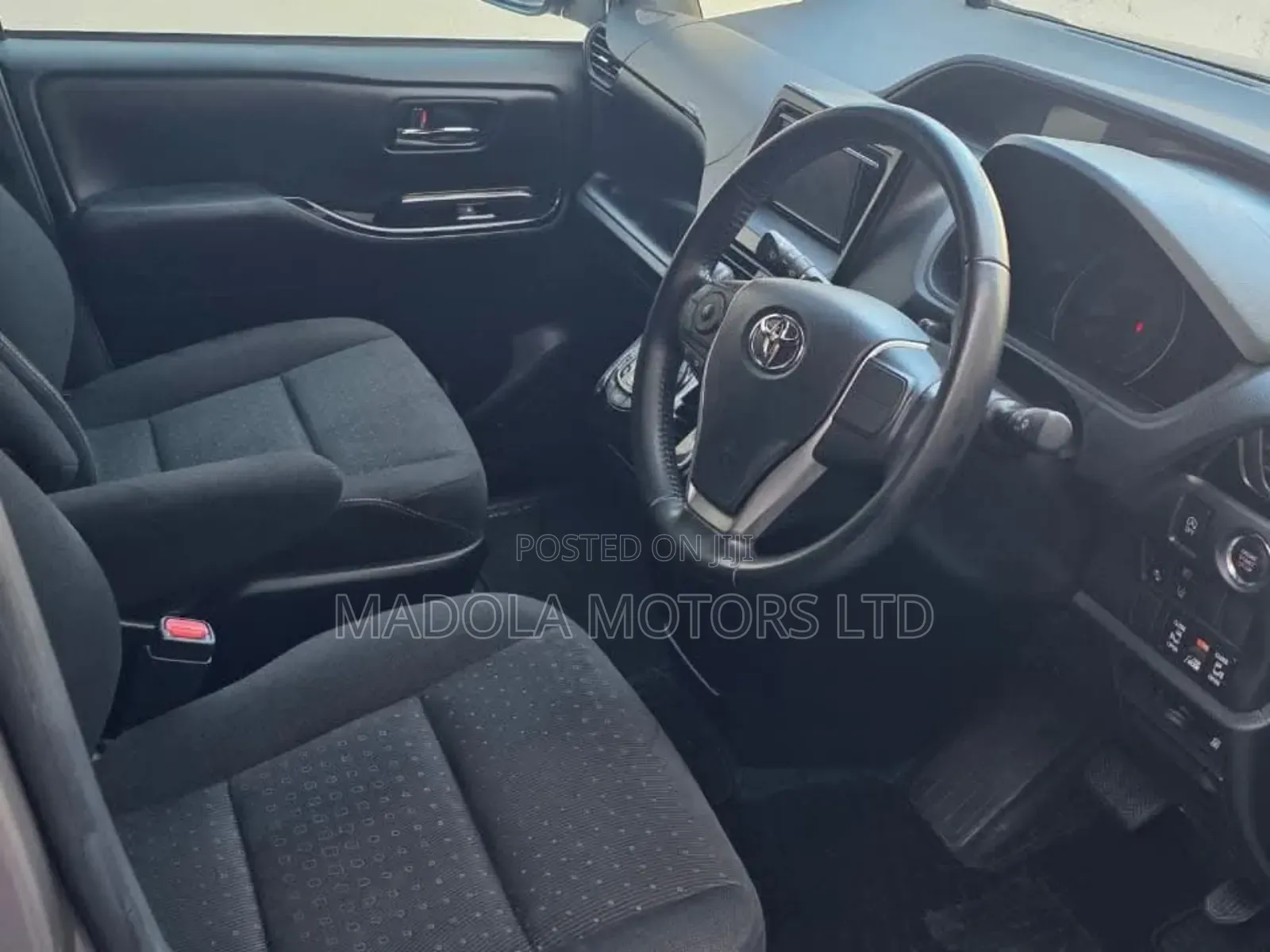Toyota Noah 2.0 AWD (7 Seater) 2019 Gray