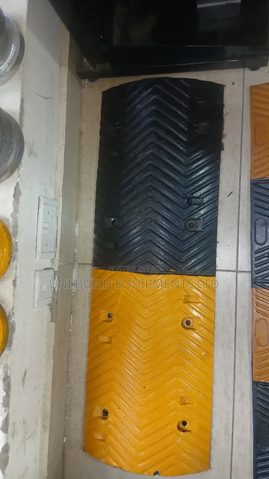 Speed Hump With Hollow Channel(70x50mm)(1000x350x70)15kgs