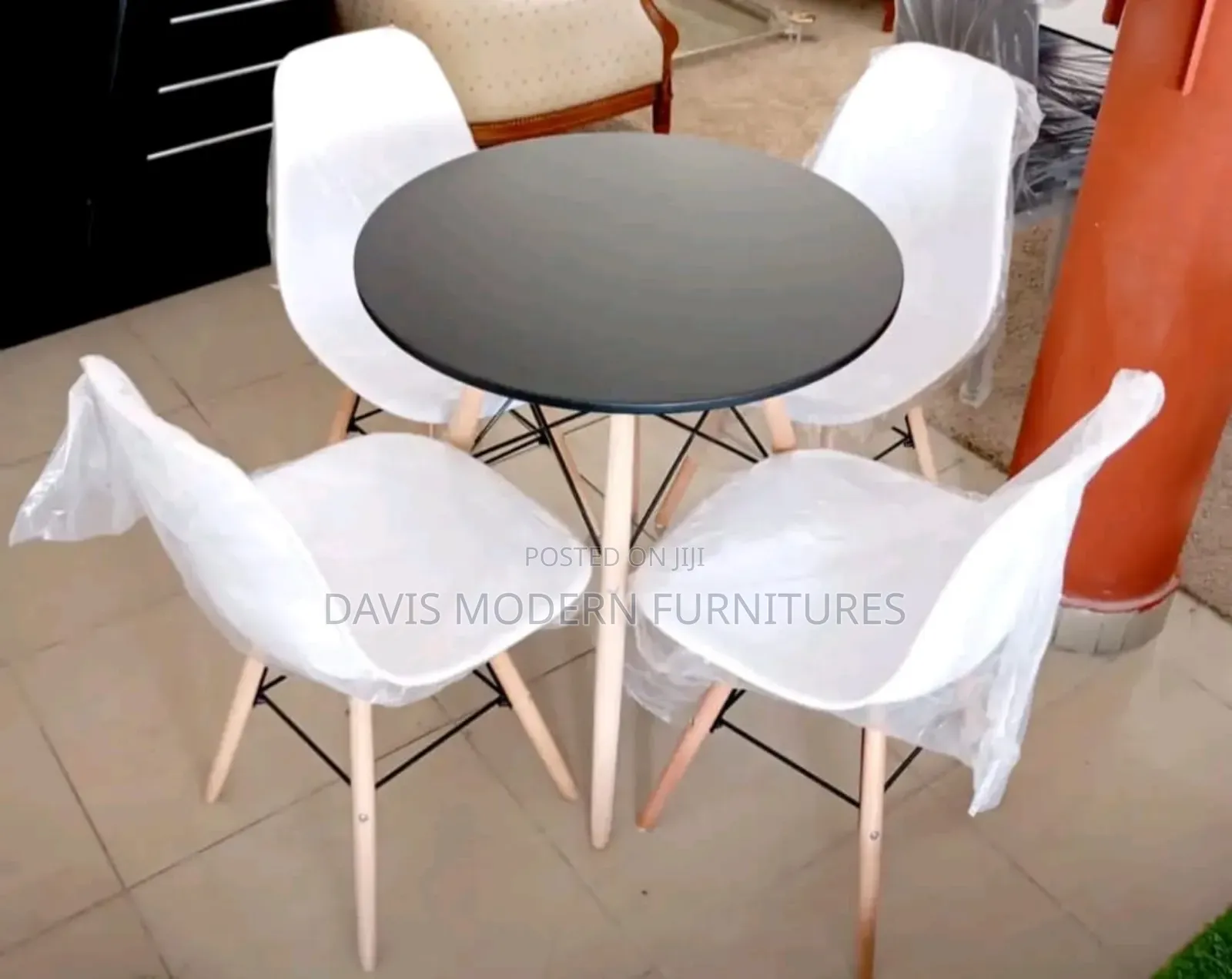 Round Dining Table With Matching Chairs