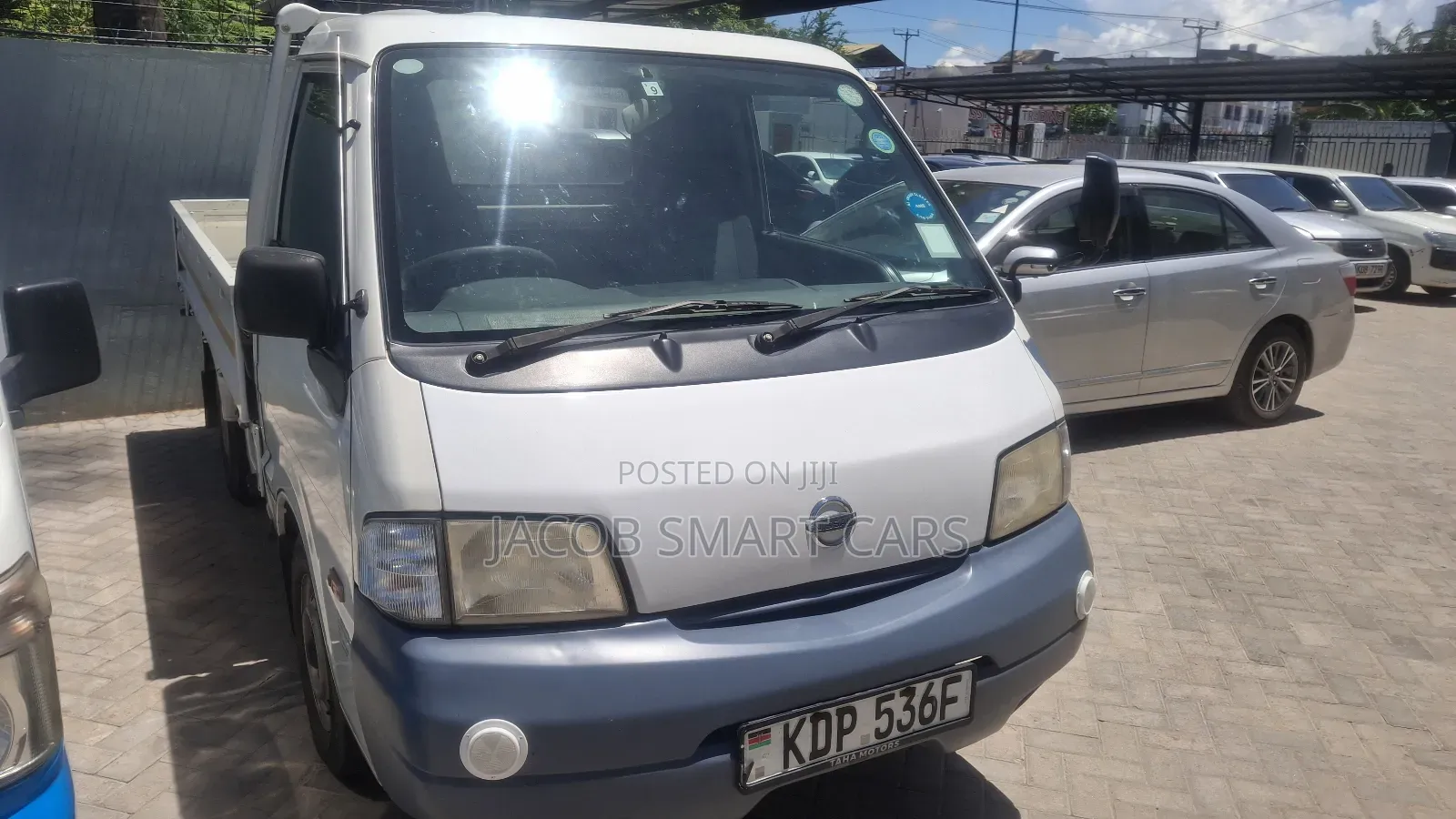 Truck Nissan Vannet