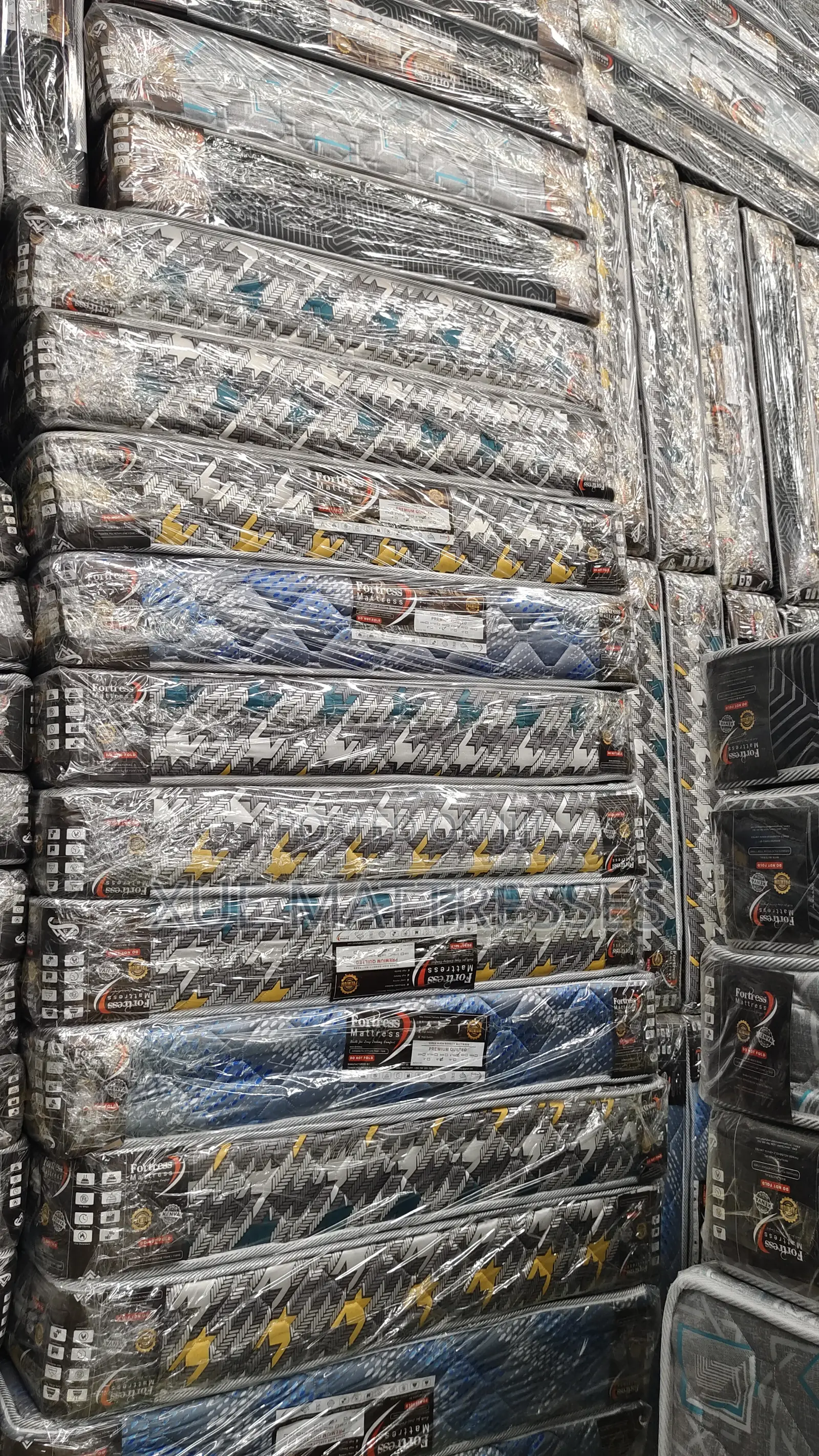 3x6ftx6in Fortress Premium Quilted Fibre Mattress + 2 Free Pillows