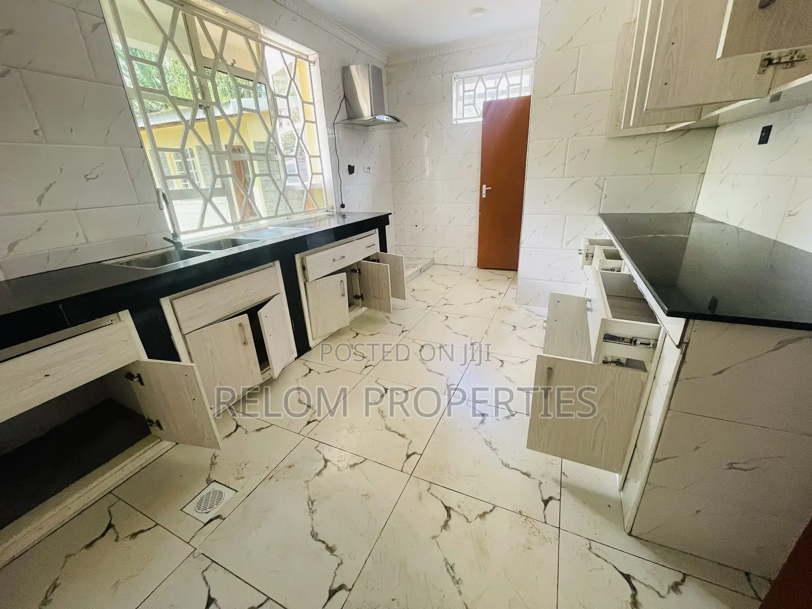 4bdrm Townhouse / Terrace in Karen for rent