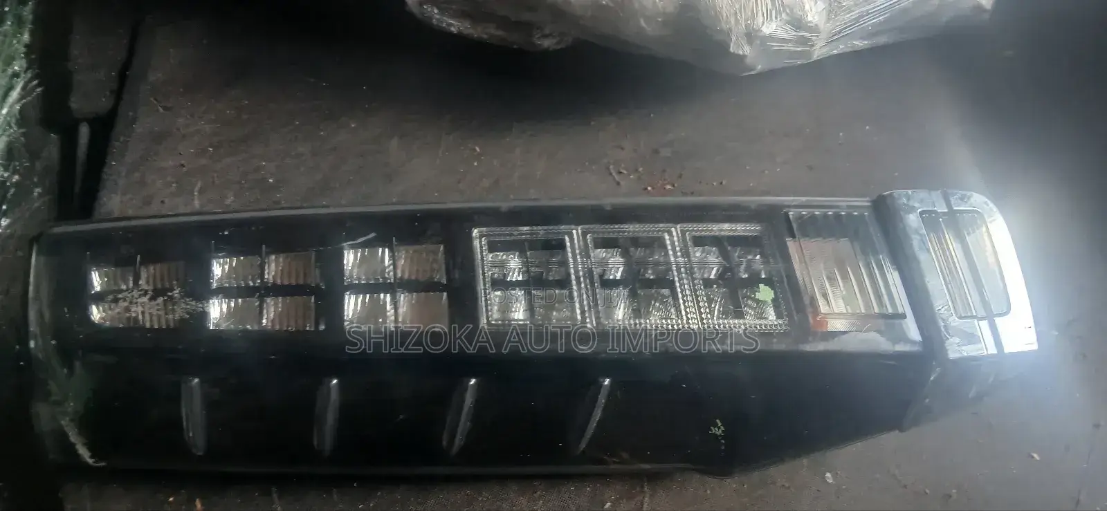Toyota Voxy/Noah 2014-2021 Left Tail Light Original Ex-Japan