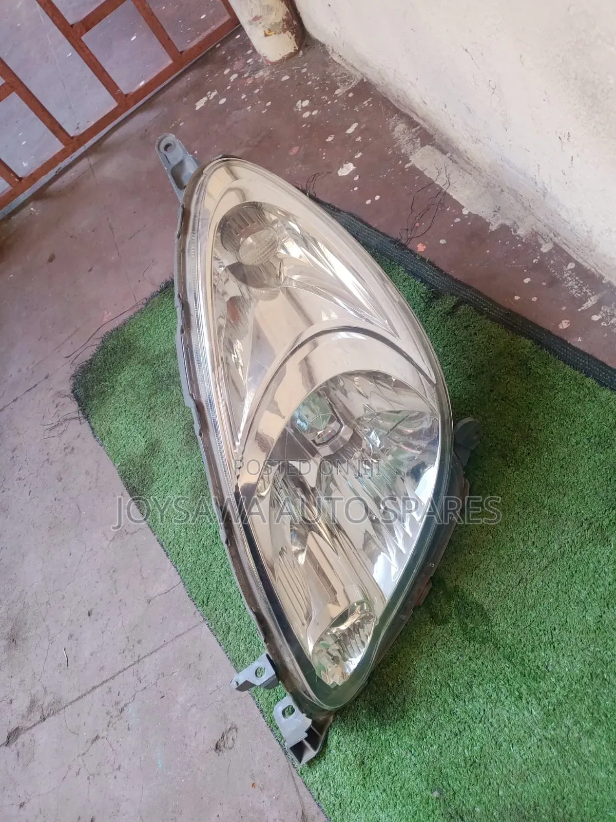 Toyota Fun Cargo 2005 Headlight Xenon