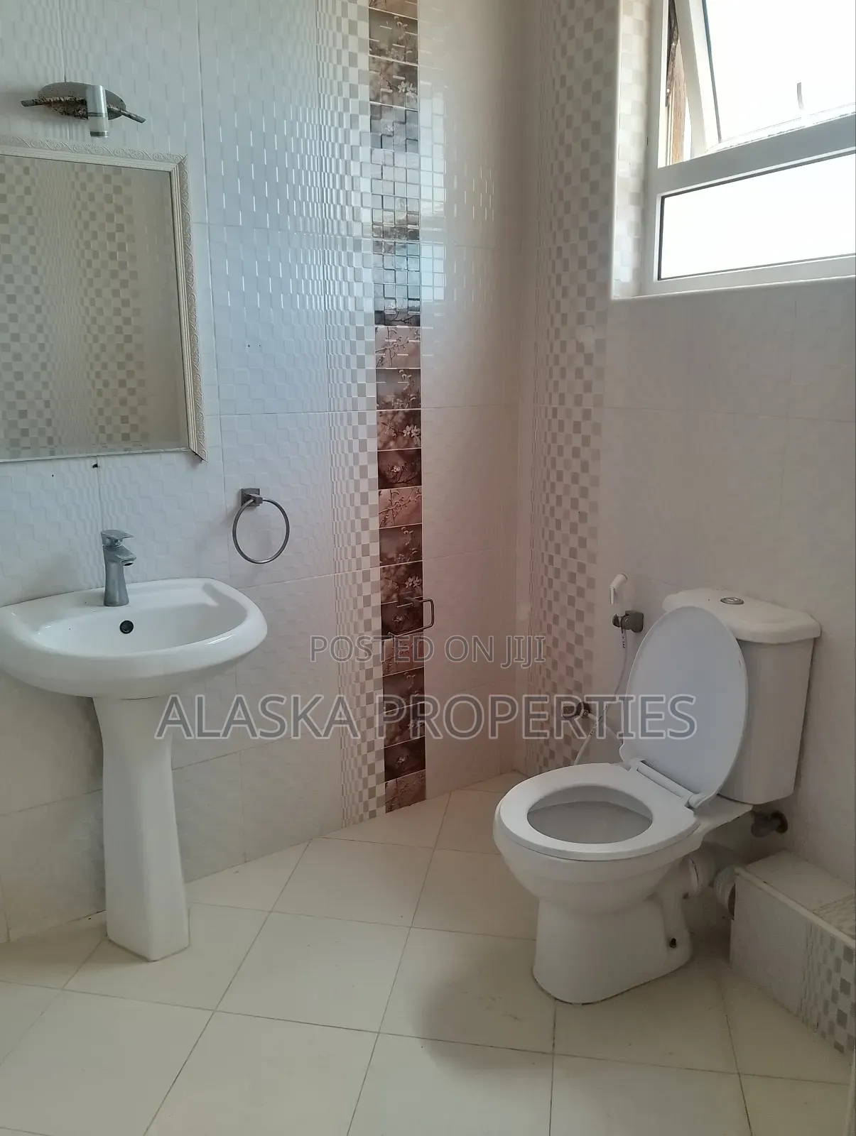 3bdrm Penthouse in Nyali Estate for rent