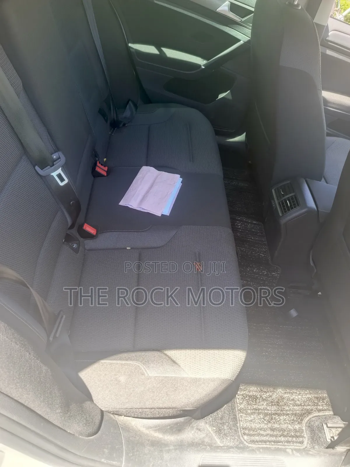 Volkswagen Golf 2018 White