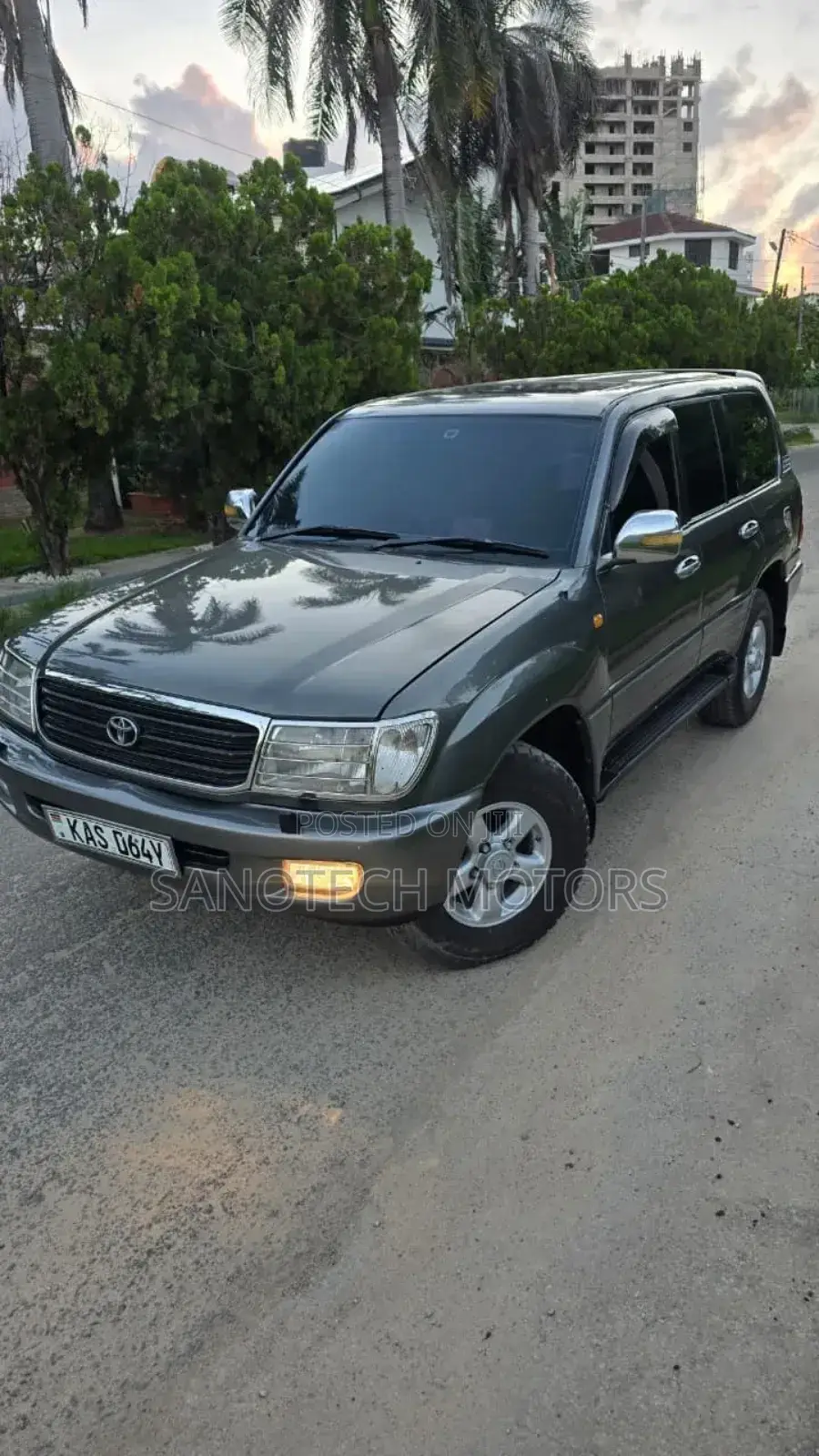 Toyota Land Cruiser 2005 Gray
