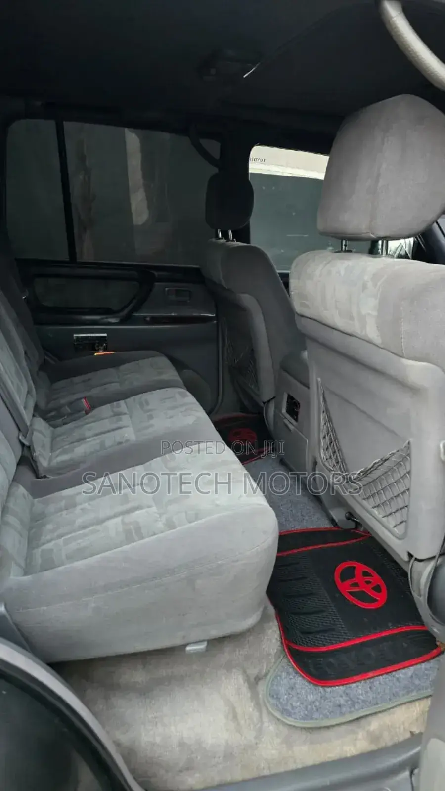 Toyota Land Cruiser 2005 Gray