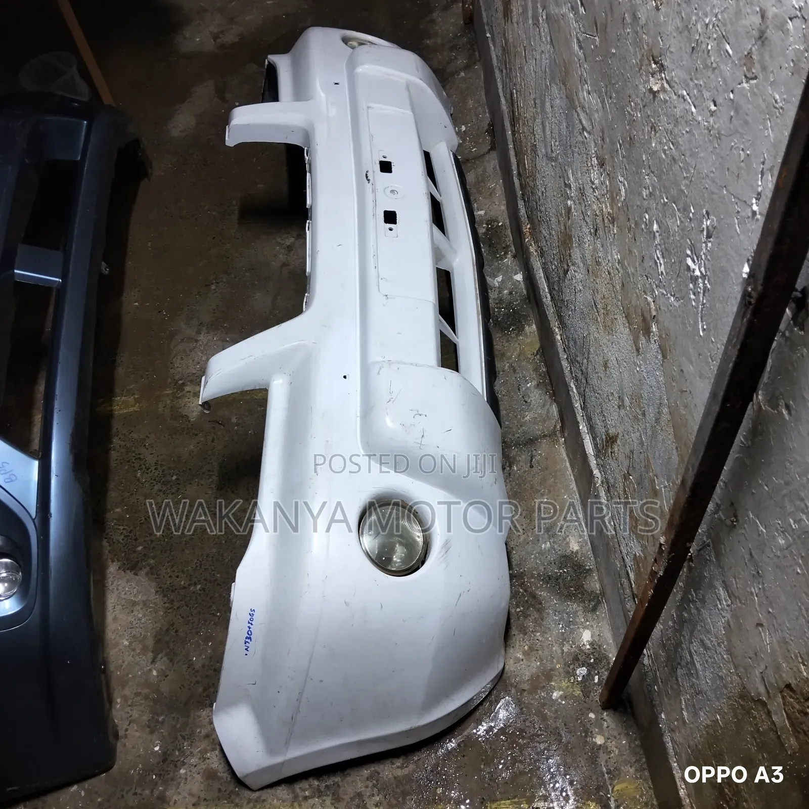 Nissan X-Trail Nt30 Front Bumper Complete With Fog Lamps, Ex Japan