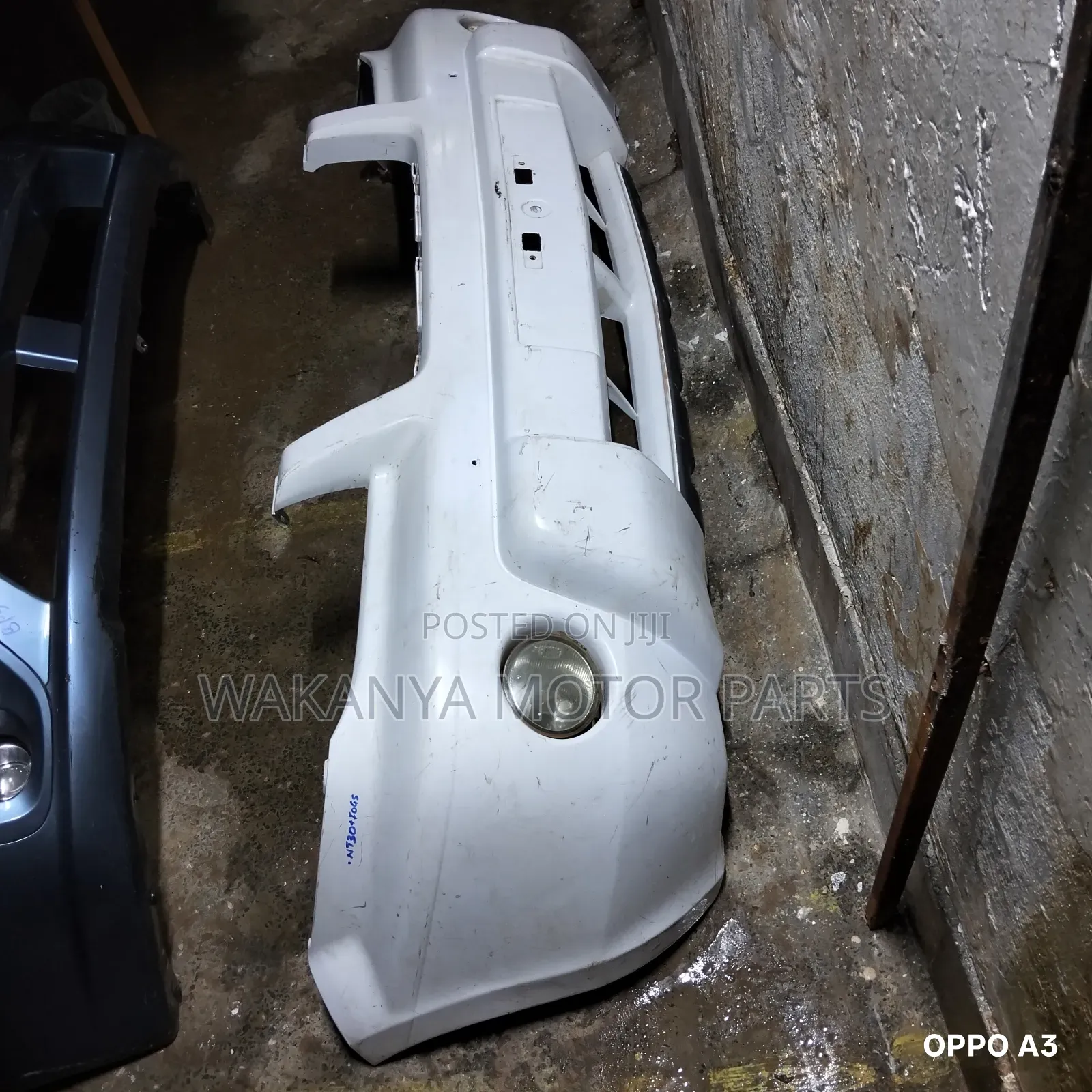 Nissan X-Trail Nt30 Front Bumper Complete With Fog Lamps, Ex Japan