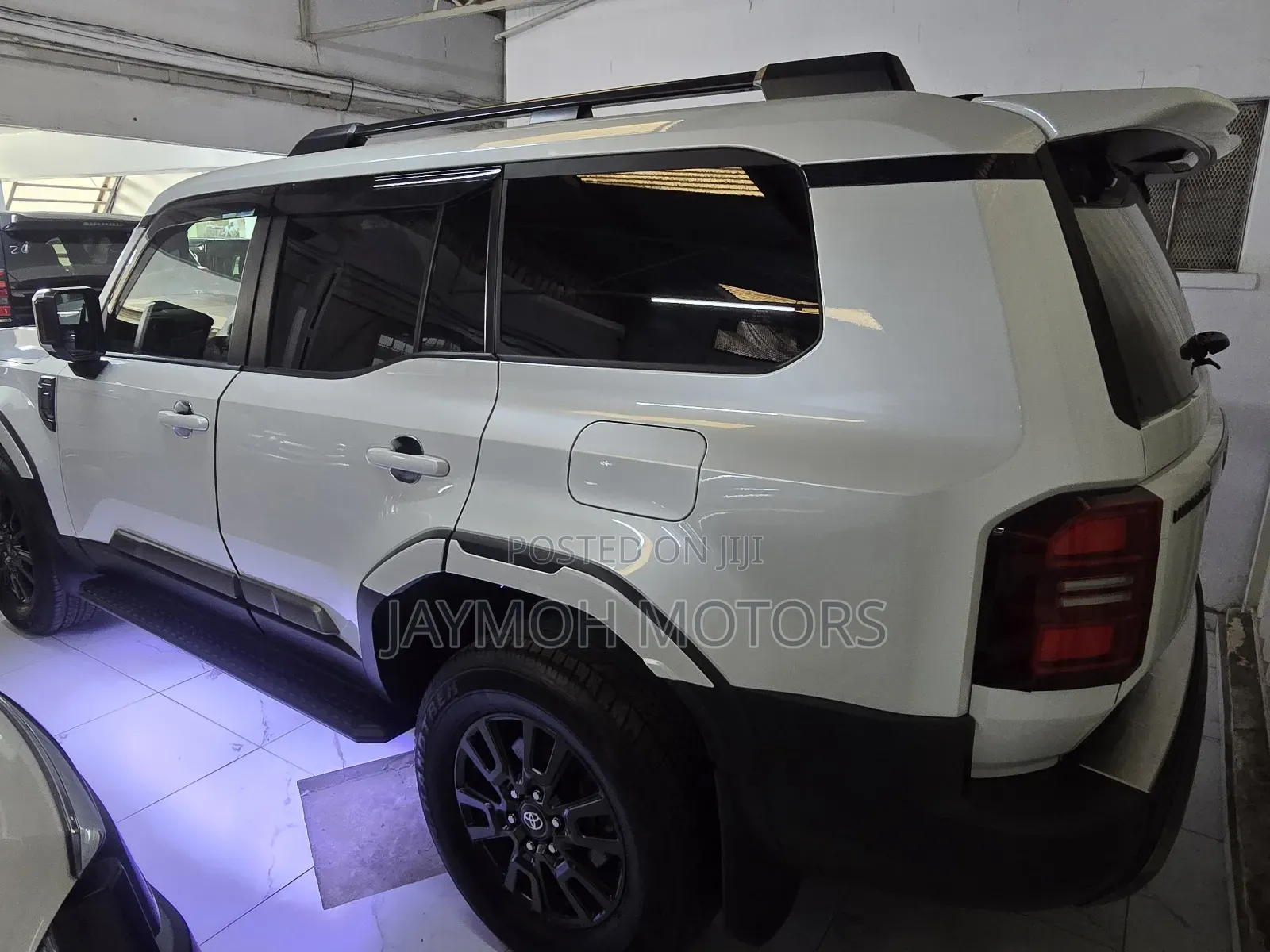 Toyota Land Cruiser Prado 2024 Pearl
