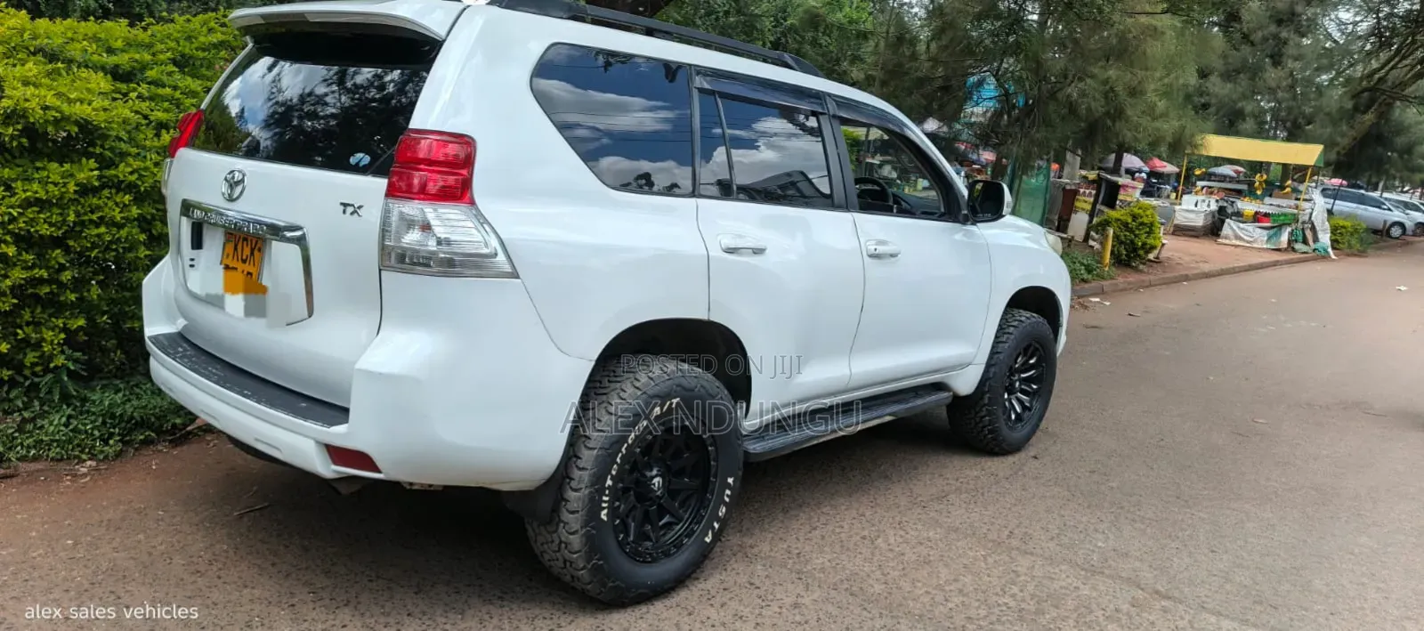 Toyota Land Cruiser Prado 2010 White