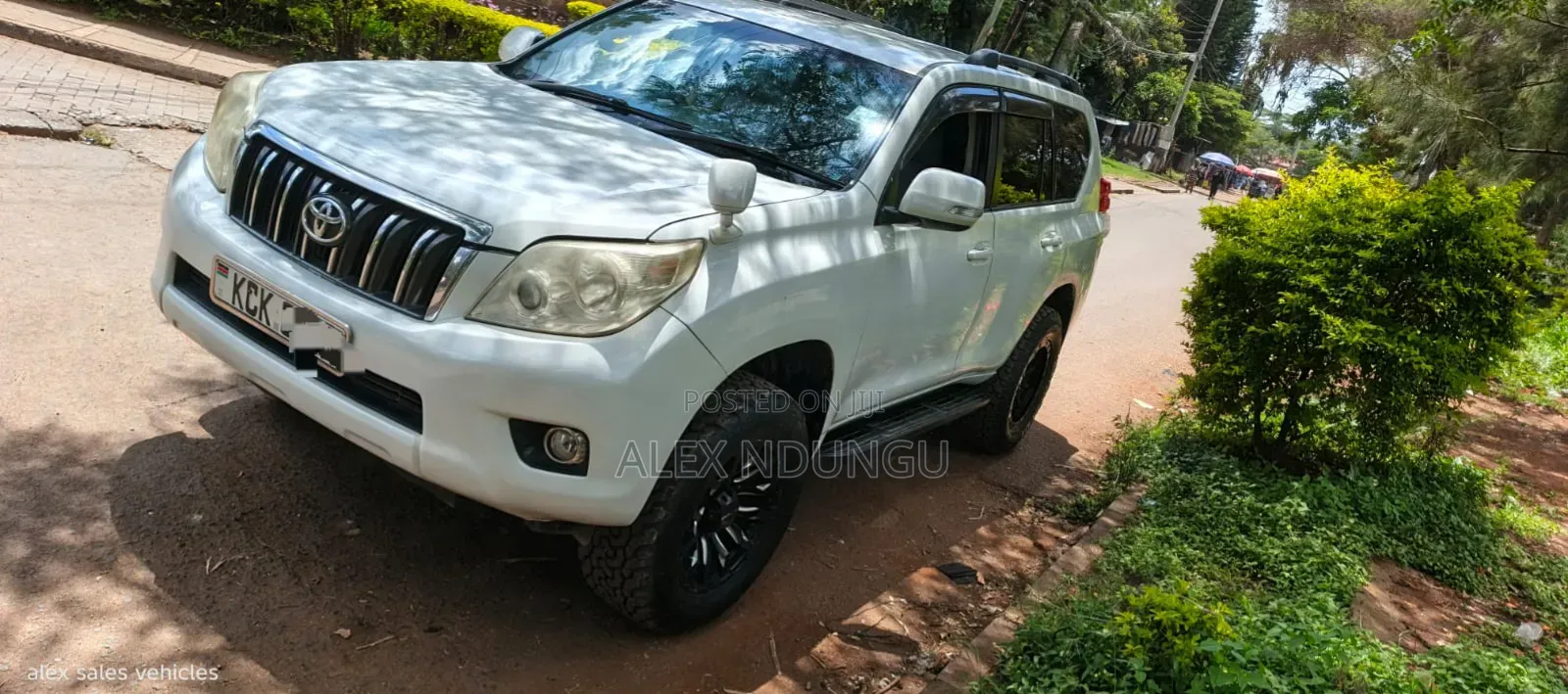 Toyota Land Cruiser Prado 2010 White
