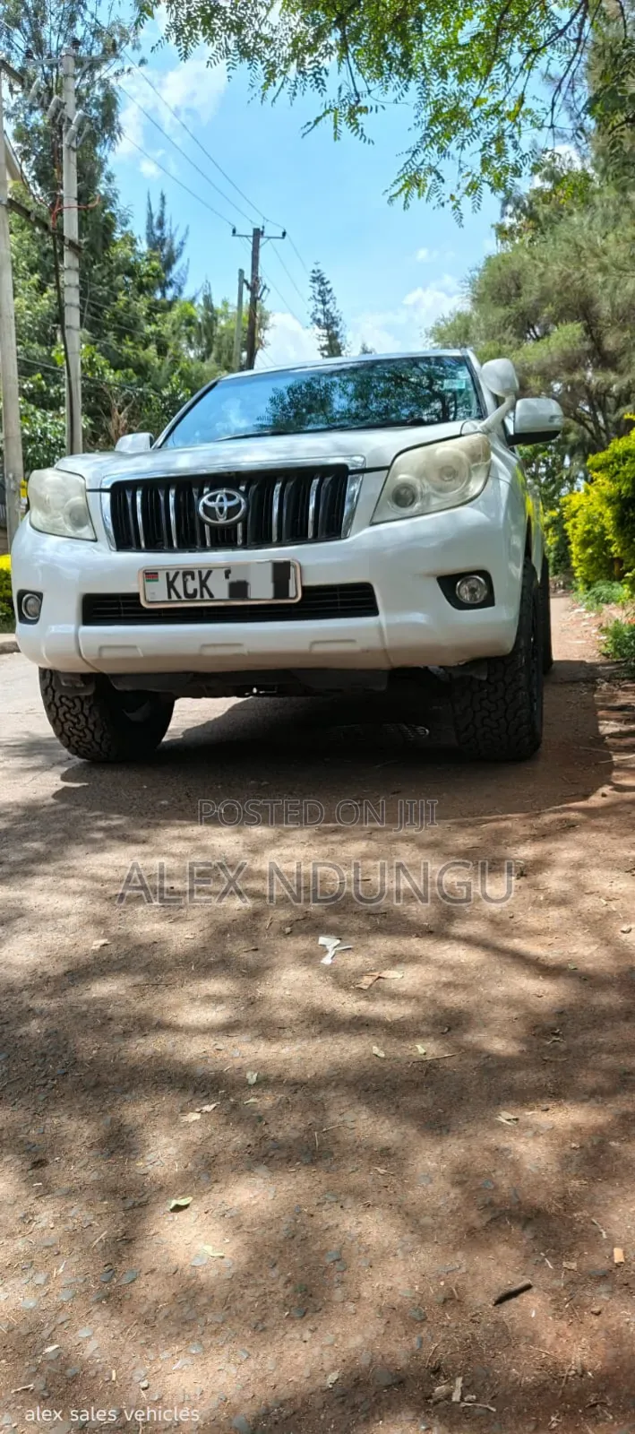 Toyota Land Cruiser Prado 2010 White