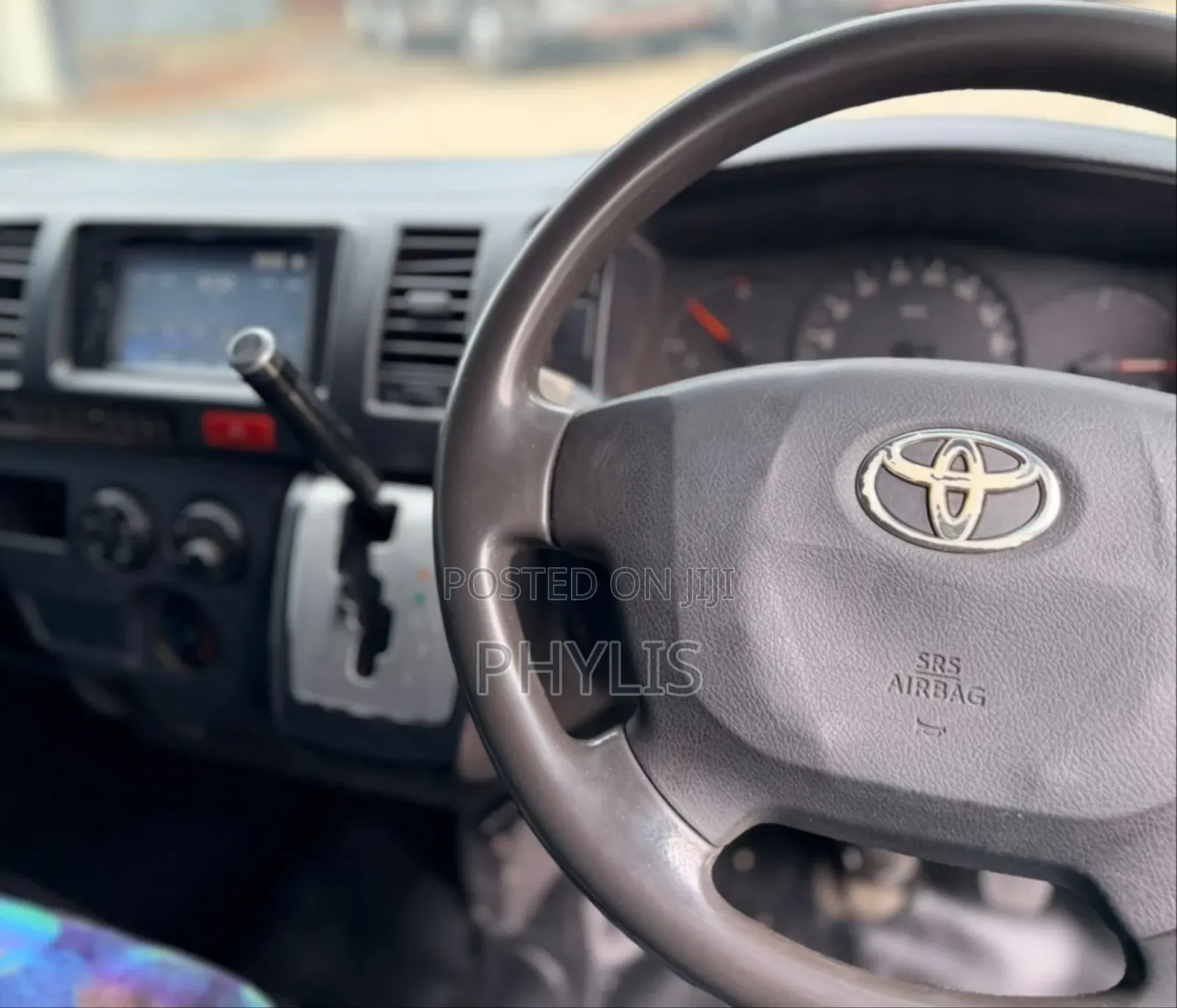 Toyota HiAce 2016 White