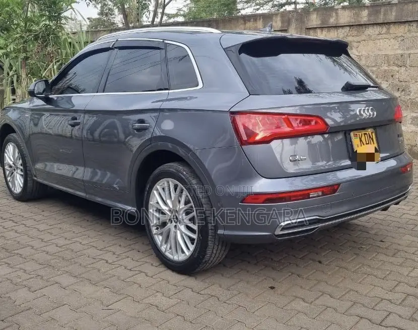 Audi Q5 2.0T Premium AWD quattro 2018 Gray