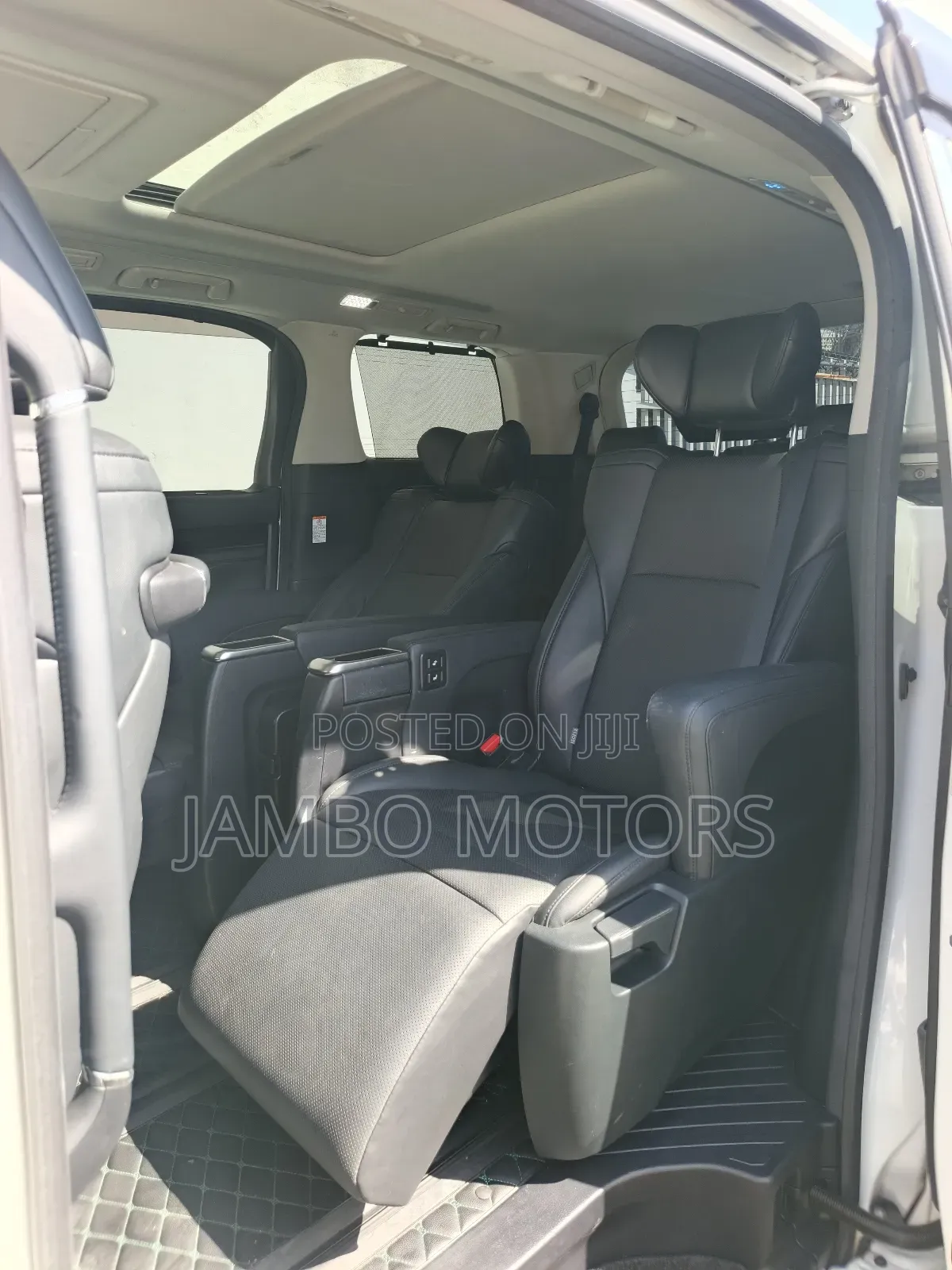 Toyota Alphard 2.5 Petrol FWD 2020 White
