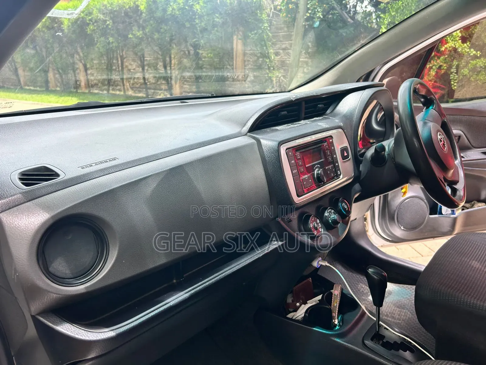 Toyota Vitz 1.0 FWD 5dr 2015 White