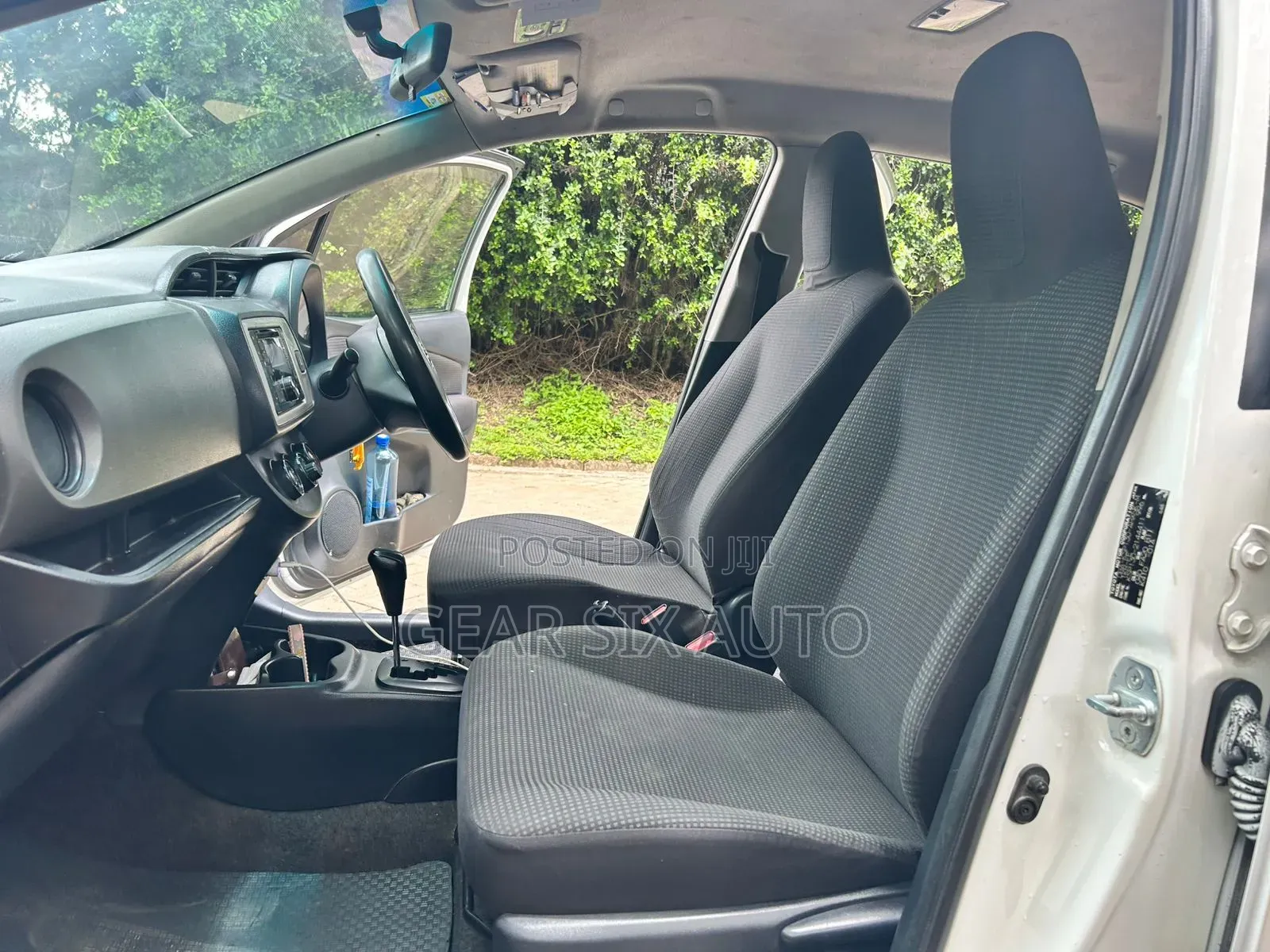 Toyota Vitz 1.0 FWD 5dr 2015 White