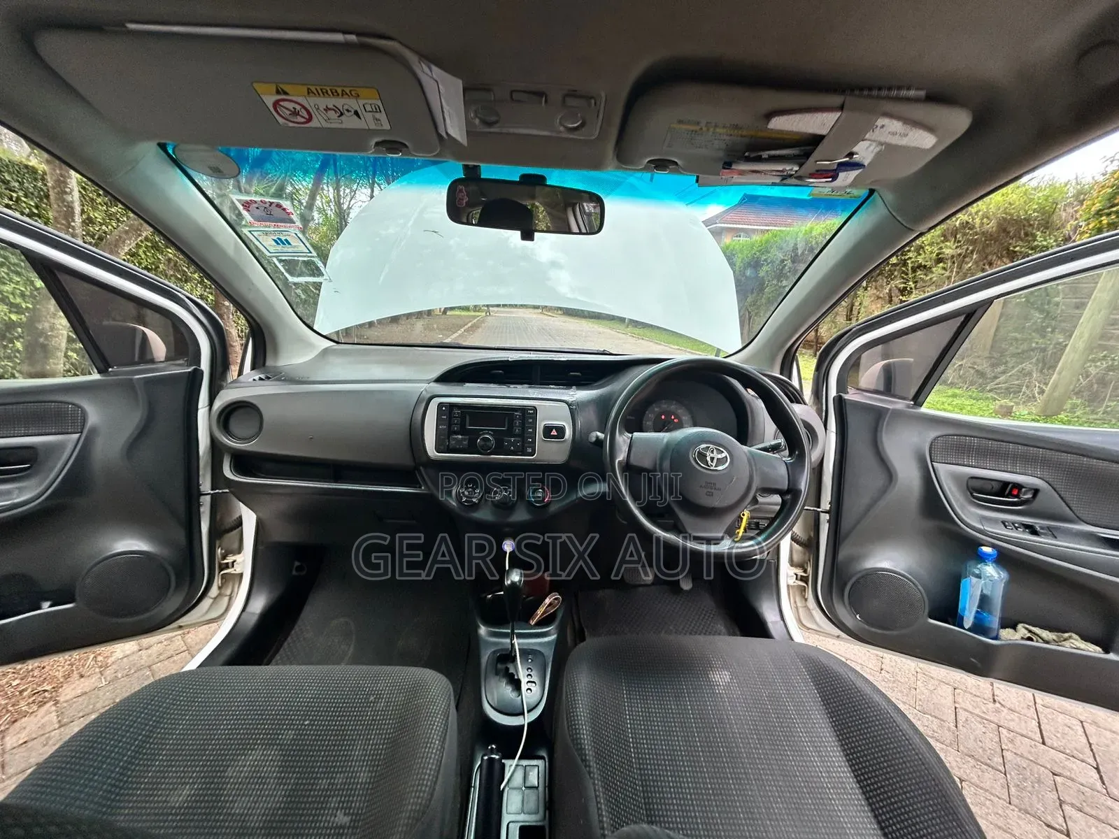 Toyota Vitz 1.0 FWD 5dr 2015 White