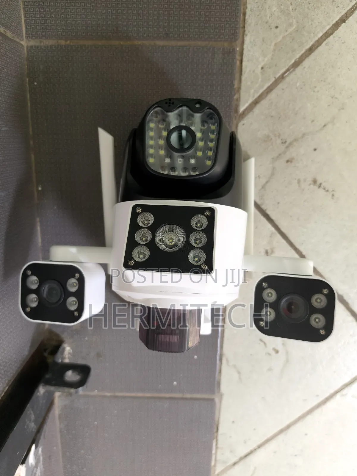All in One CCTV Camera 4g Smart Ethernet Cable Triple Lens Alarm Siren