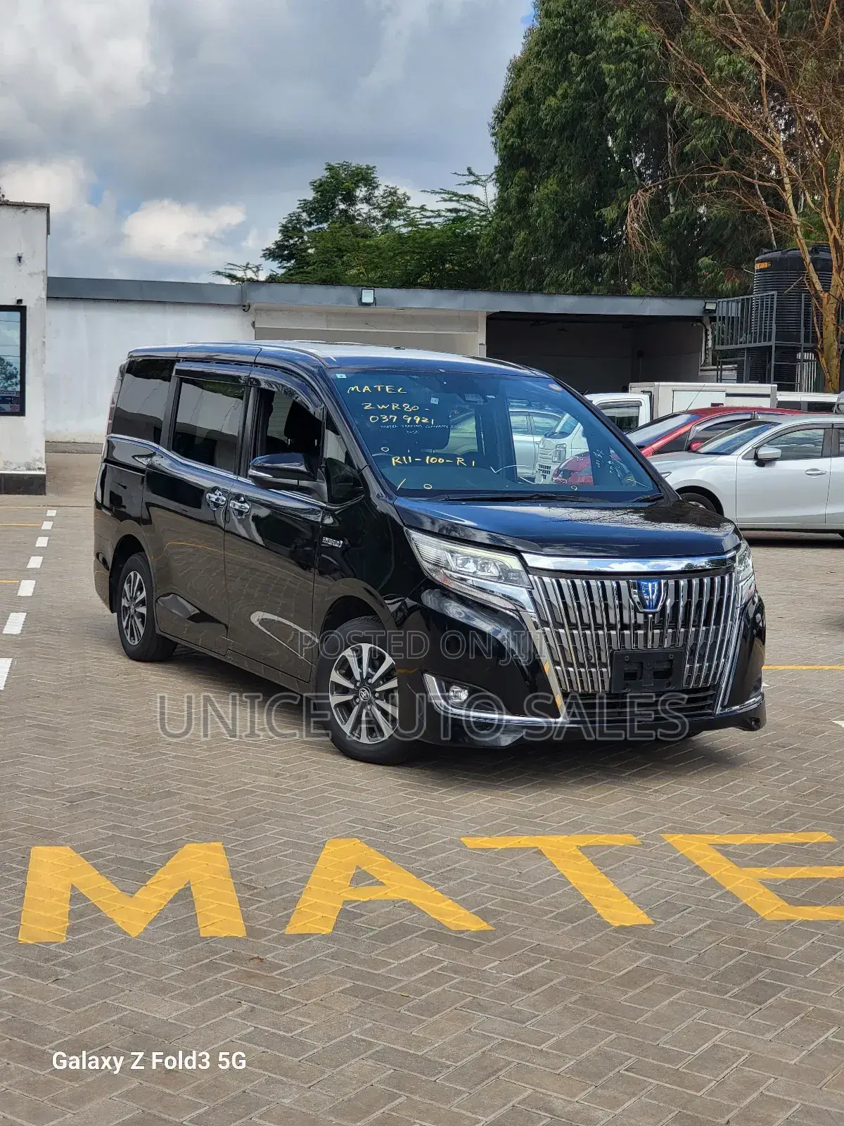 Toyota Esquire 1.8 FWD Hybrid (7 seater) 2019 Black