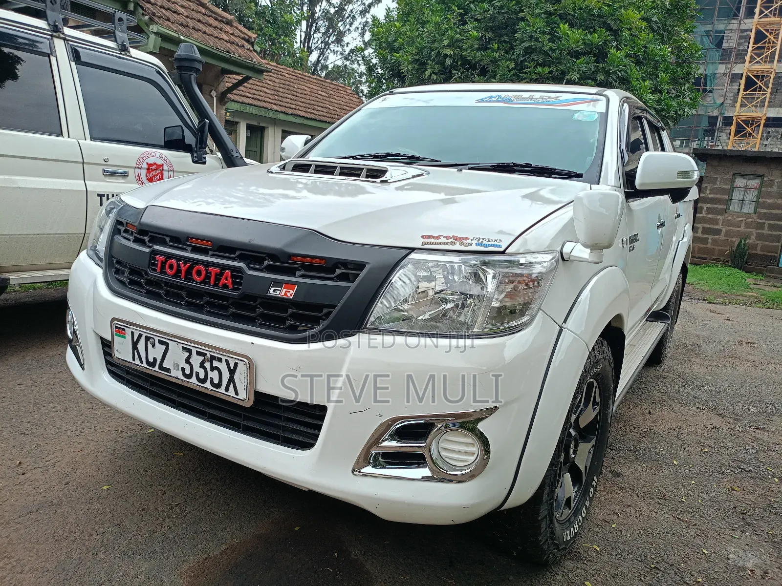 Toyota Hilux 2013 White