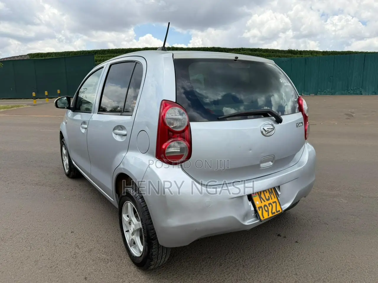 Daihatsu Boon 2010 Silver