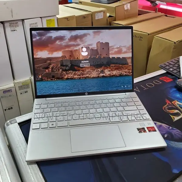 New Laptop HP Pavilion 13 8GB AMD Ryzen 7 SSD 512GB