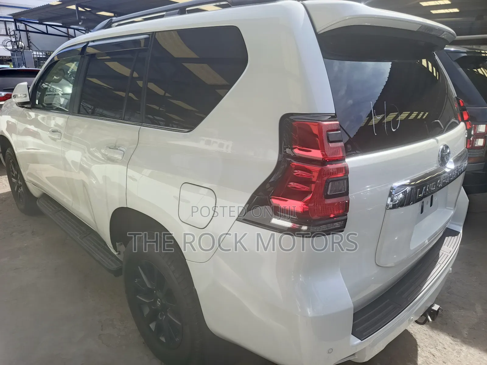 Toyota Land Cruiser Prado 2018 White