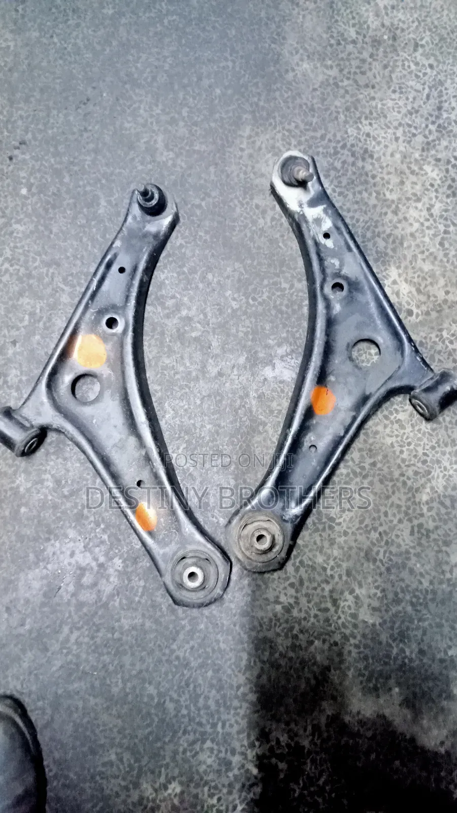 Control Arm Mitsubishi Mirage