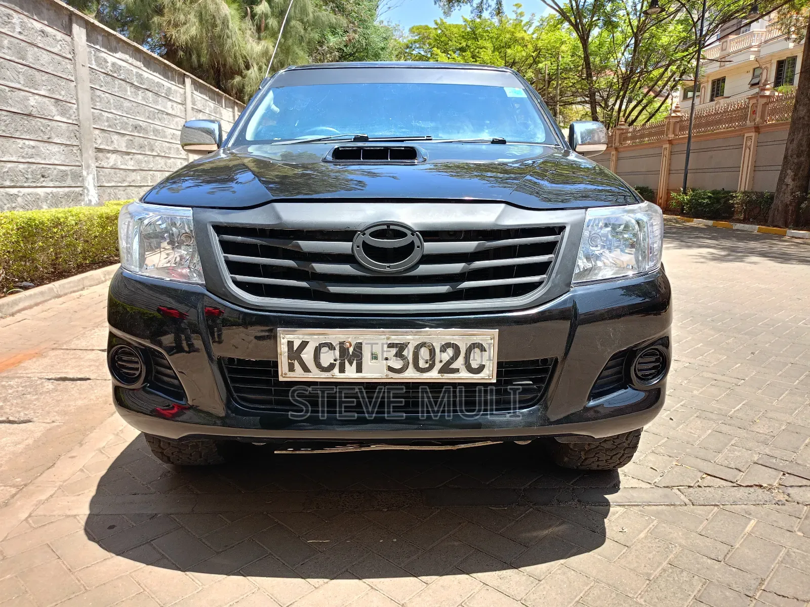 Toyota Hilux 2012 Black