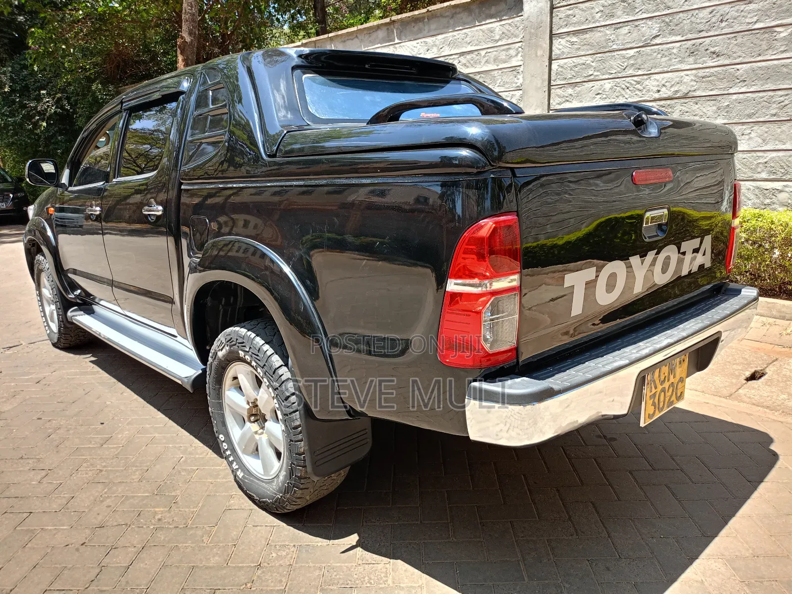 Toyota Hilux 2012 Black