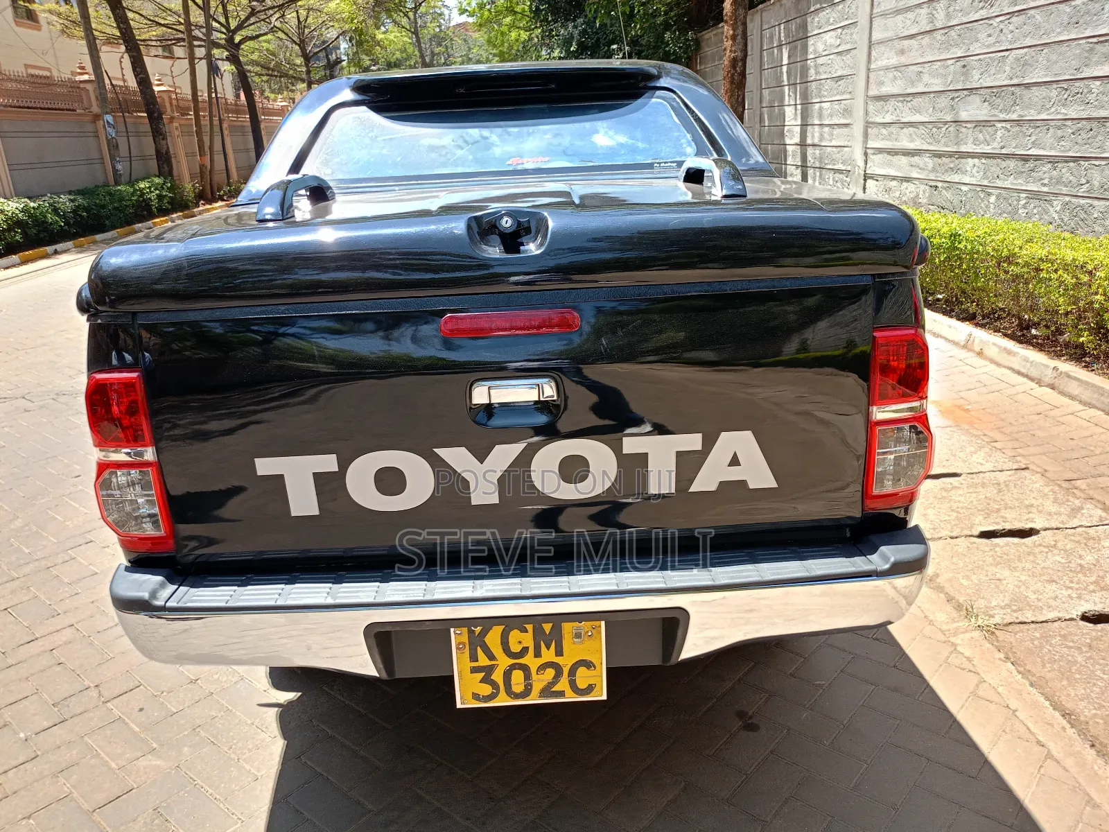Toyota Hilux 2012 Black