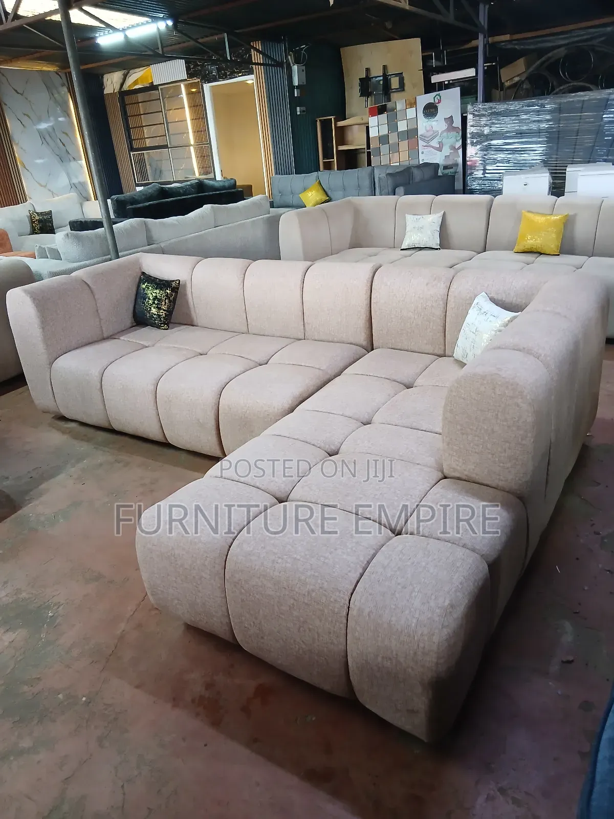 Clean, Classy, 6-Seater Bubble Design L-Seat