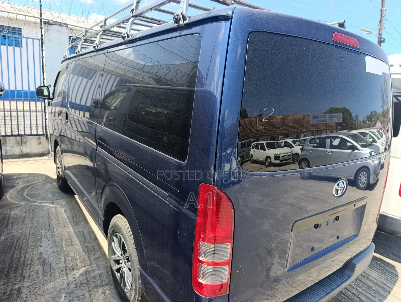 Toyota HiAce 2019 Blue
