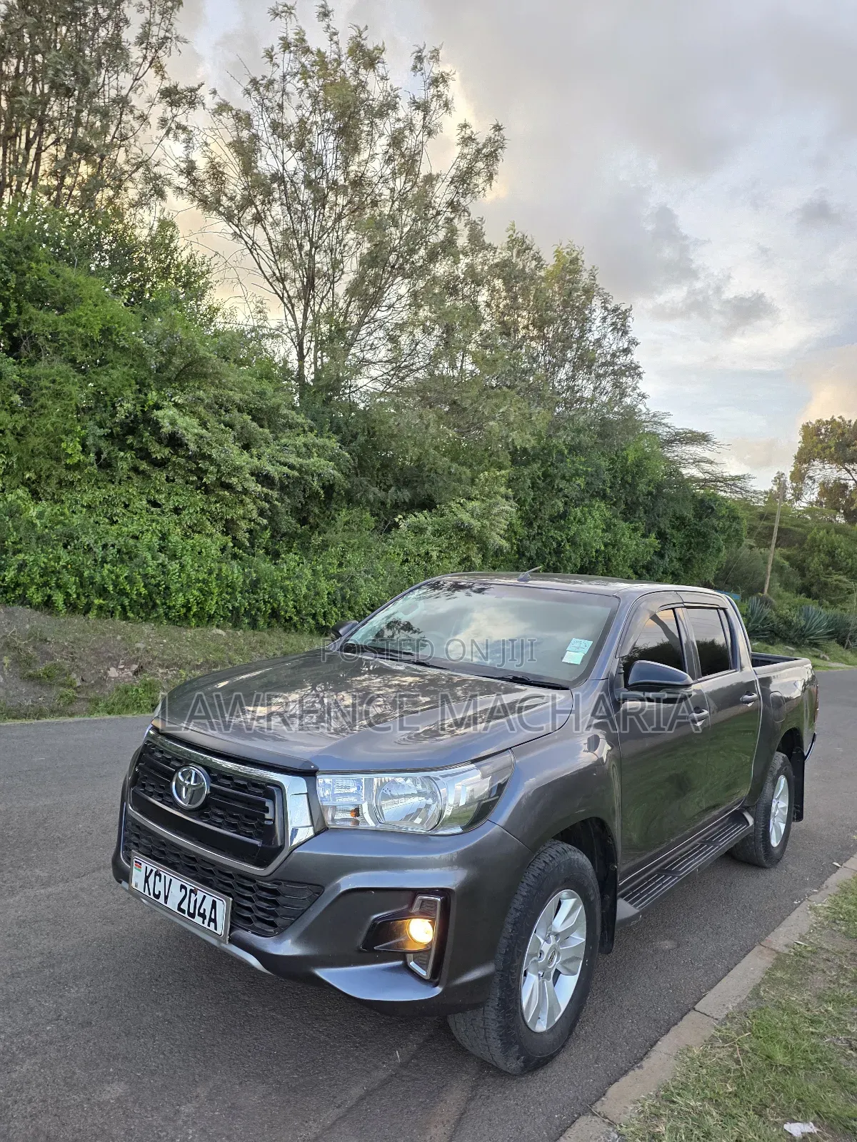 Toyota Hilux 2019 Gray