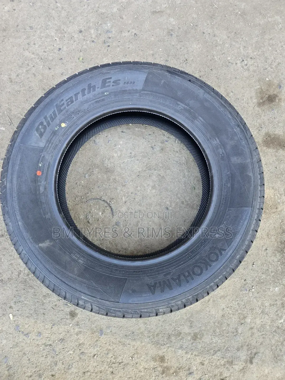 205 /60 R16 Yokohama Tyres (Bluearth) Japan.