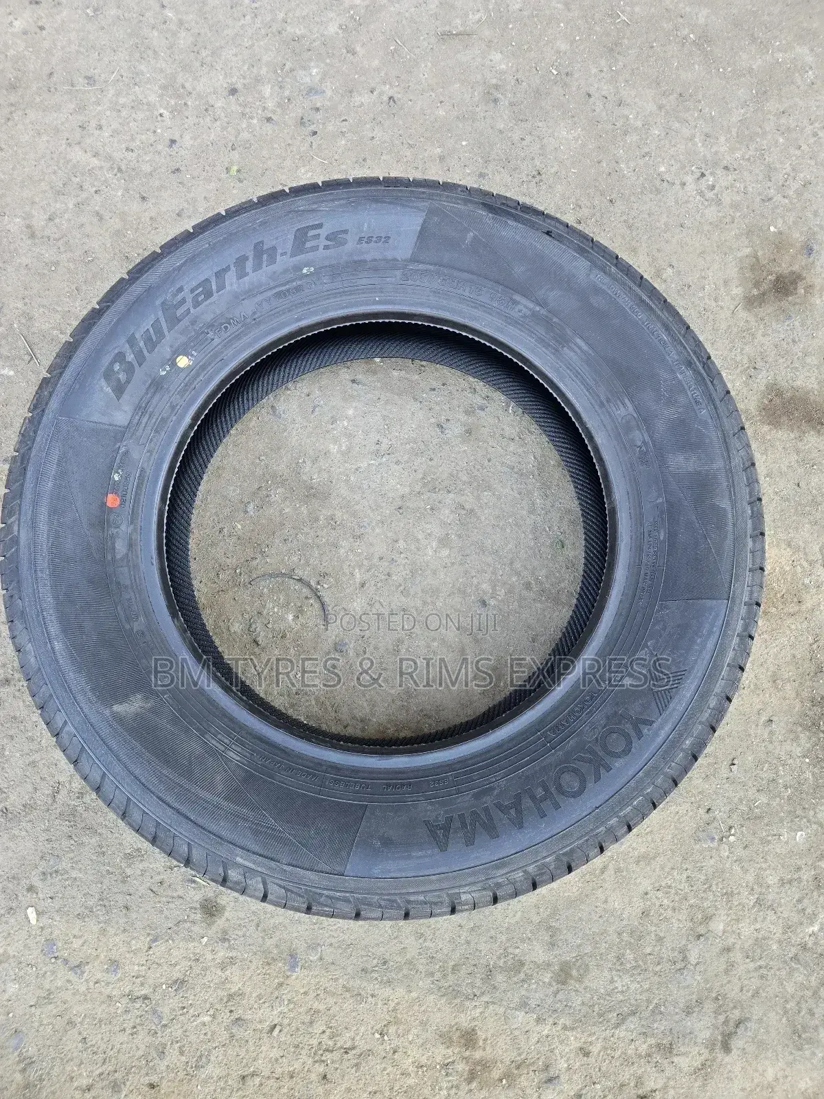 205 /60 R16 Yokohama Tyres (Bluearth) Japan.