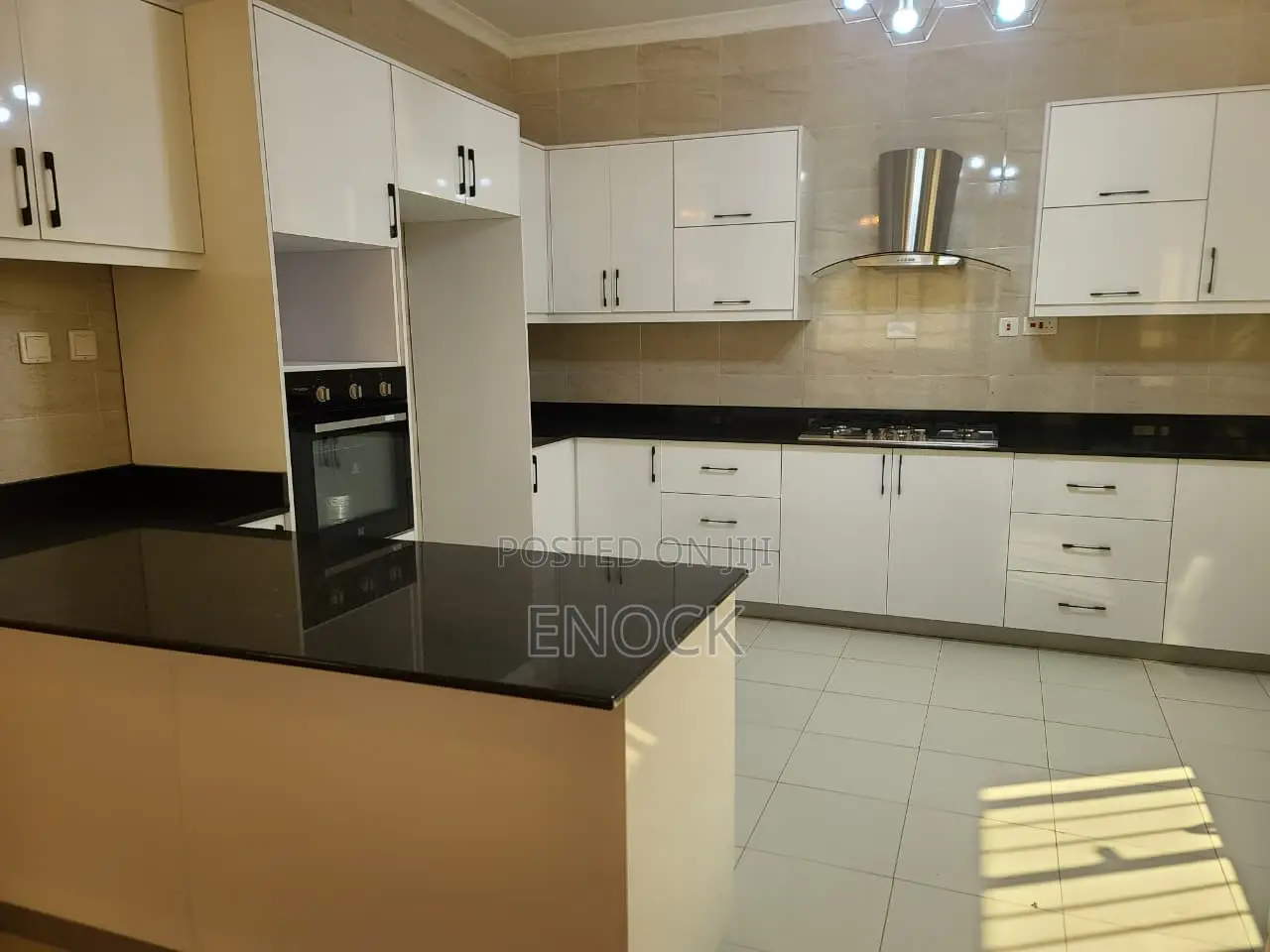 4bdrm Maisonette in Kamakis for sale