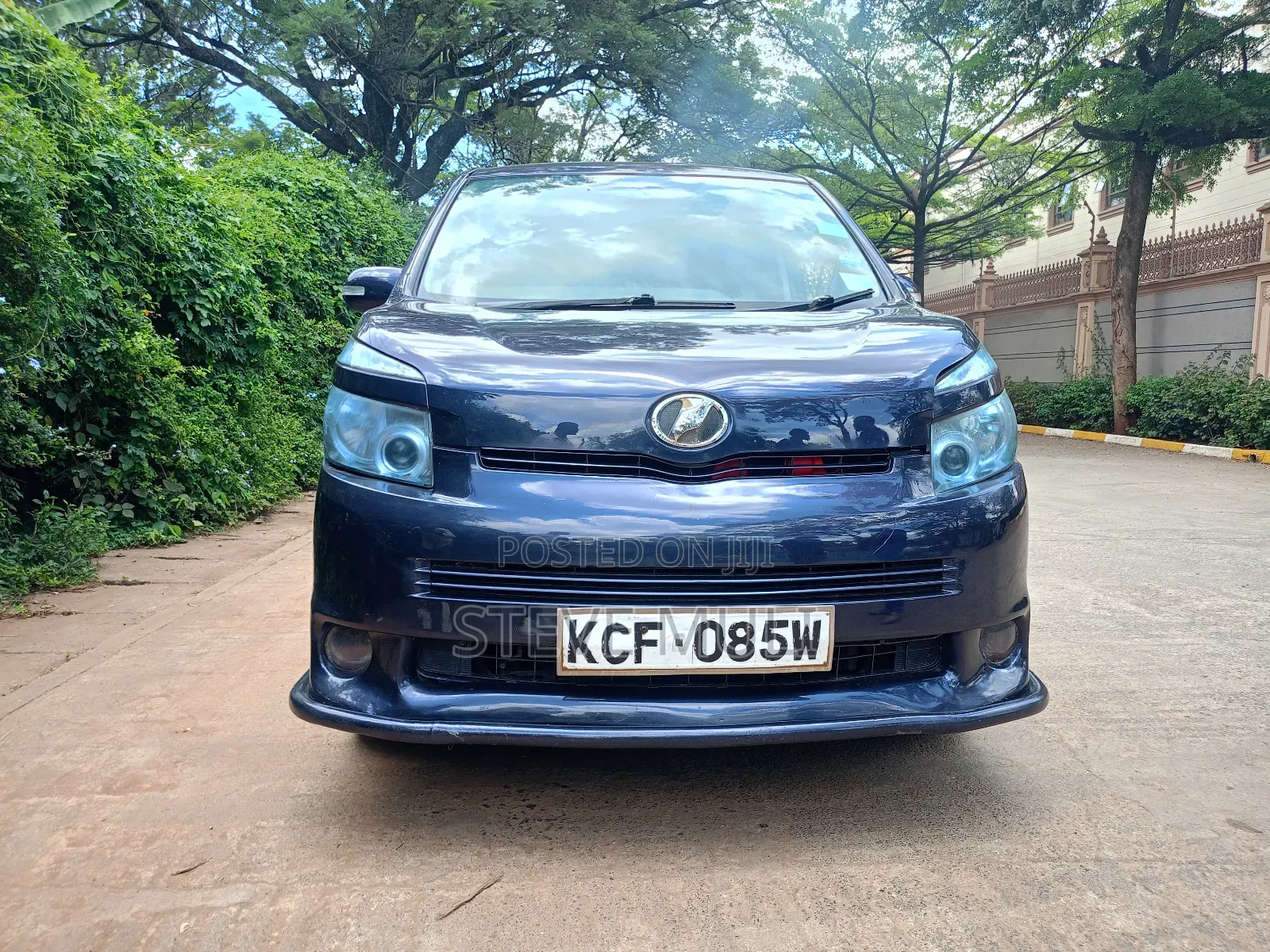 Toyota Voxy 2009 Purple
