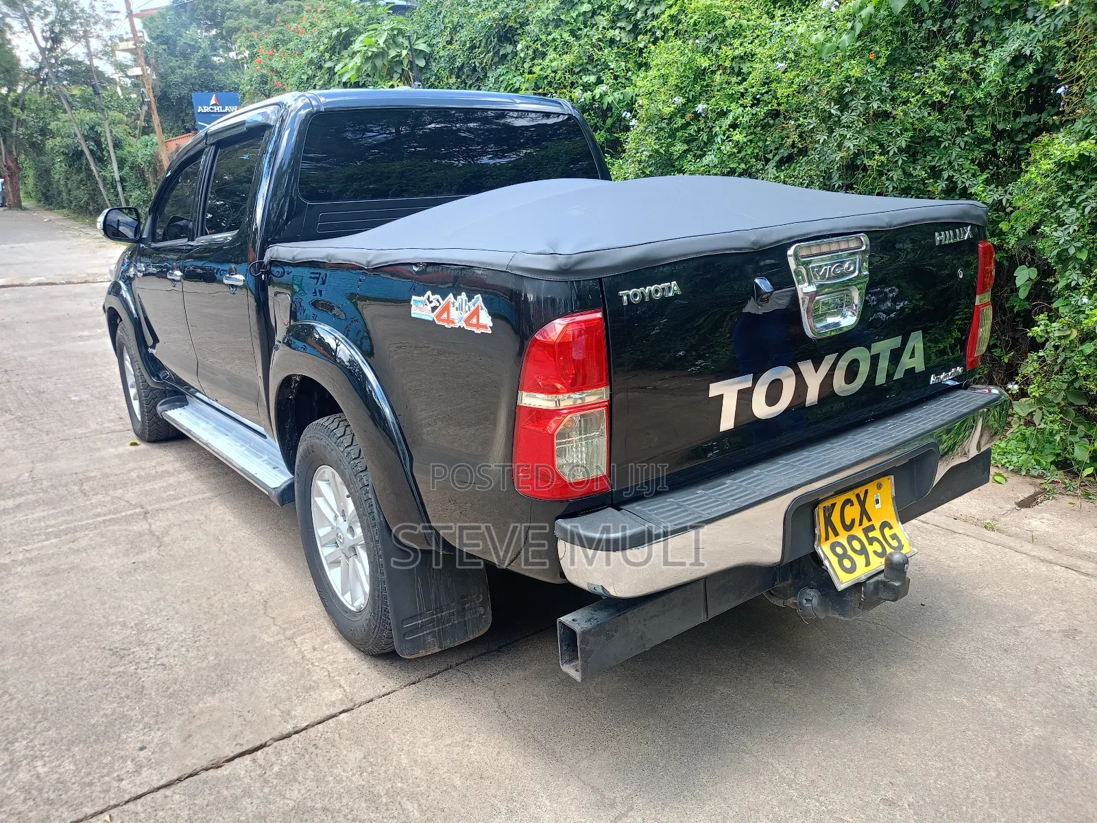 Toyota Hilux 2013 Matt Black
