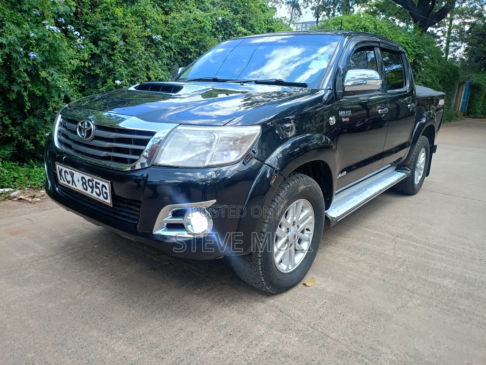 Toyota Hilux 2013 Matt Black