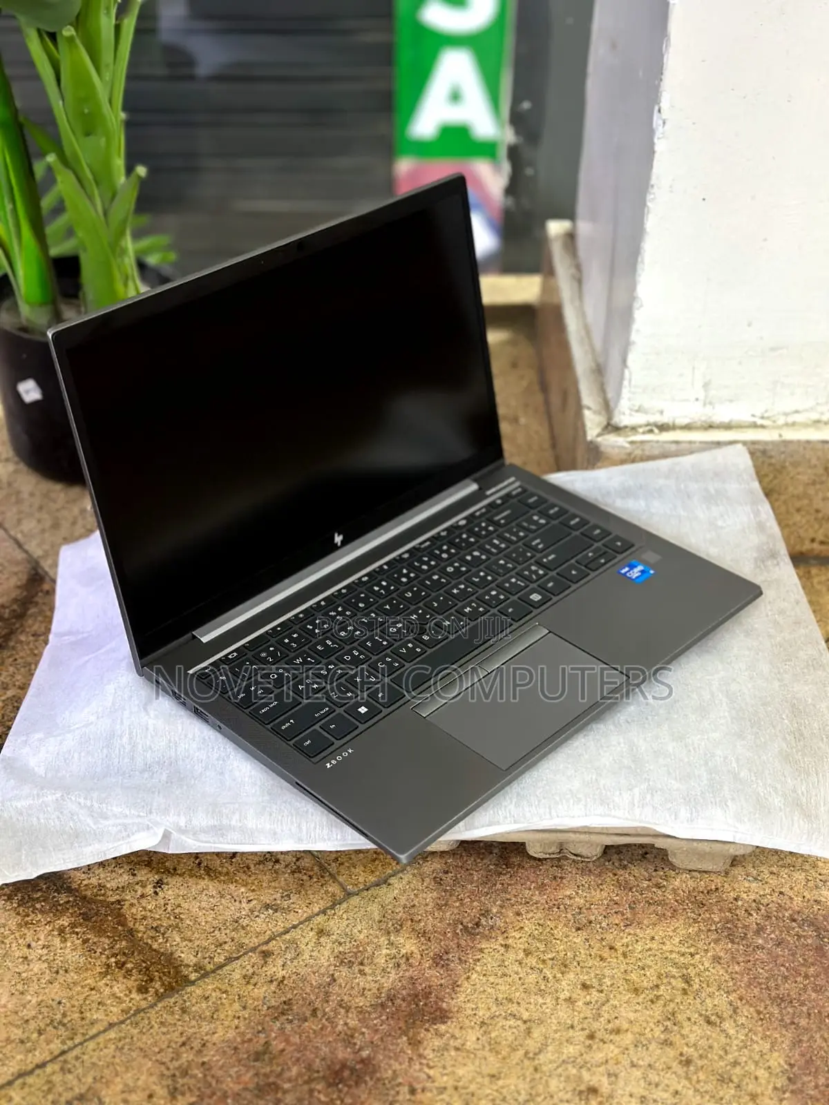 New Laptop HP ZBook Firefly G8 16GB Intel Core i5 SSD 1T
