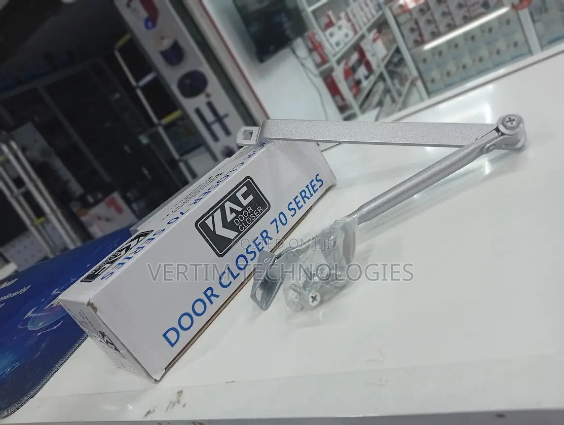 Adjustable Arms Aluminum Auto Door Closer 25-45kg Load