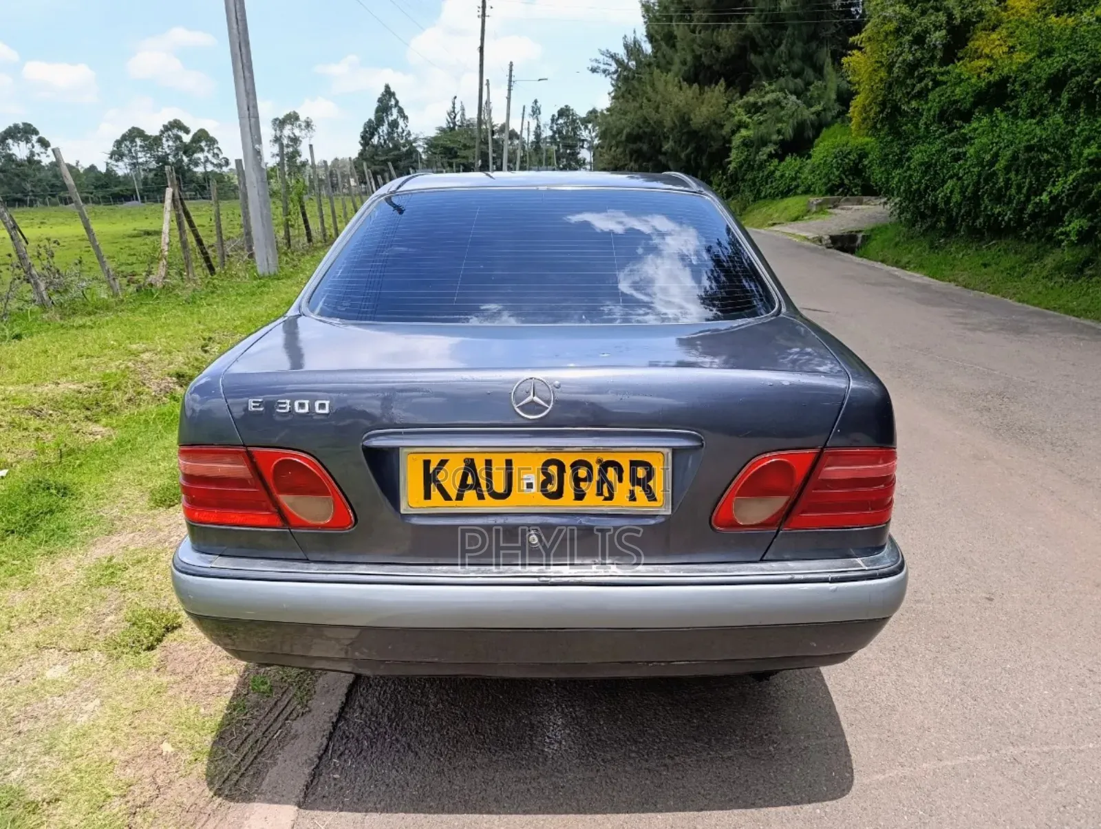 Mercedes-Benz E200 1998 Blue
