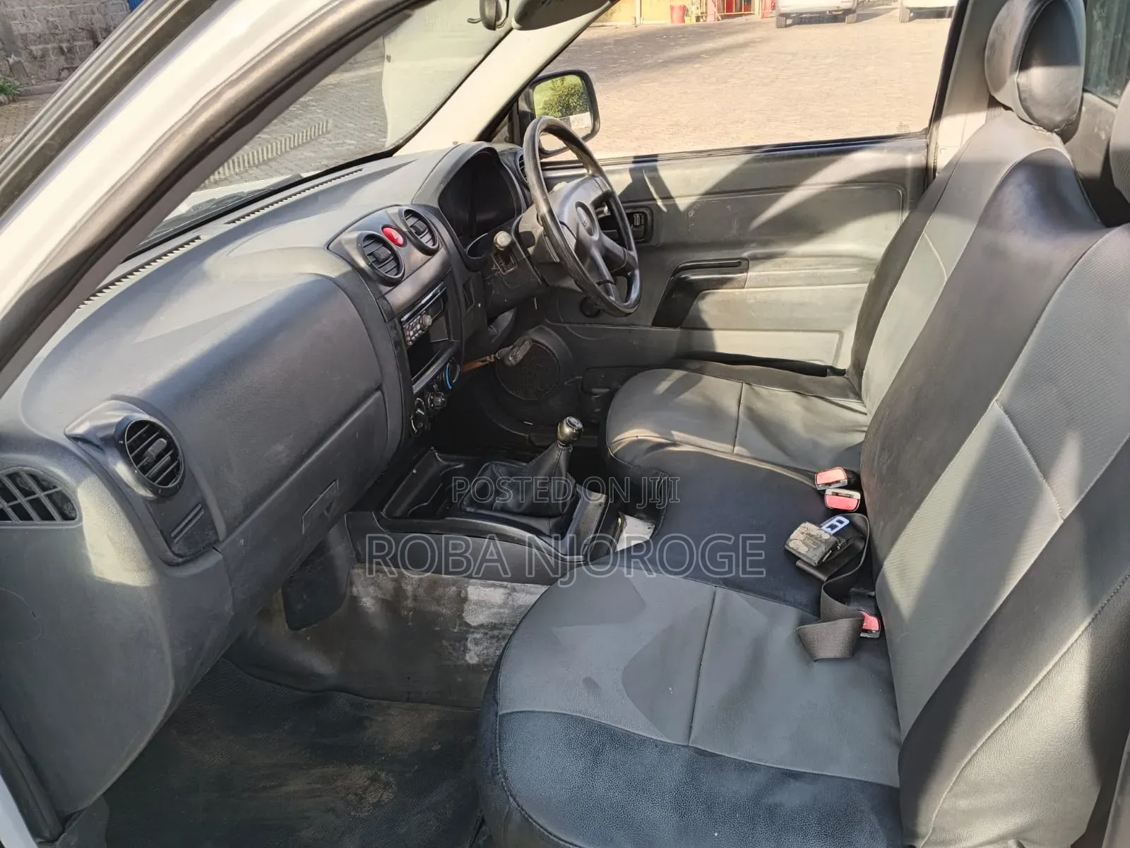 Isuzu D-MAX 2011 Off white